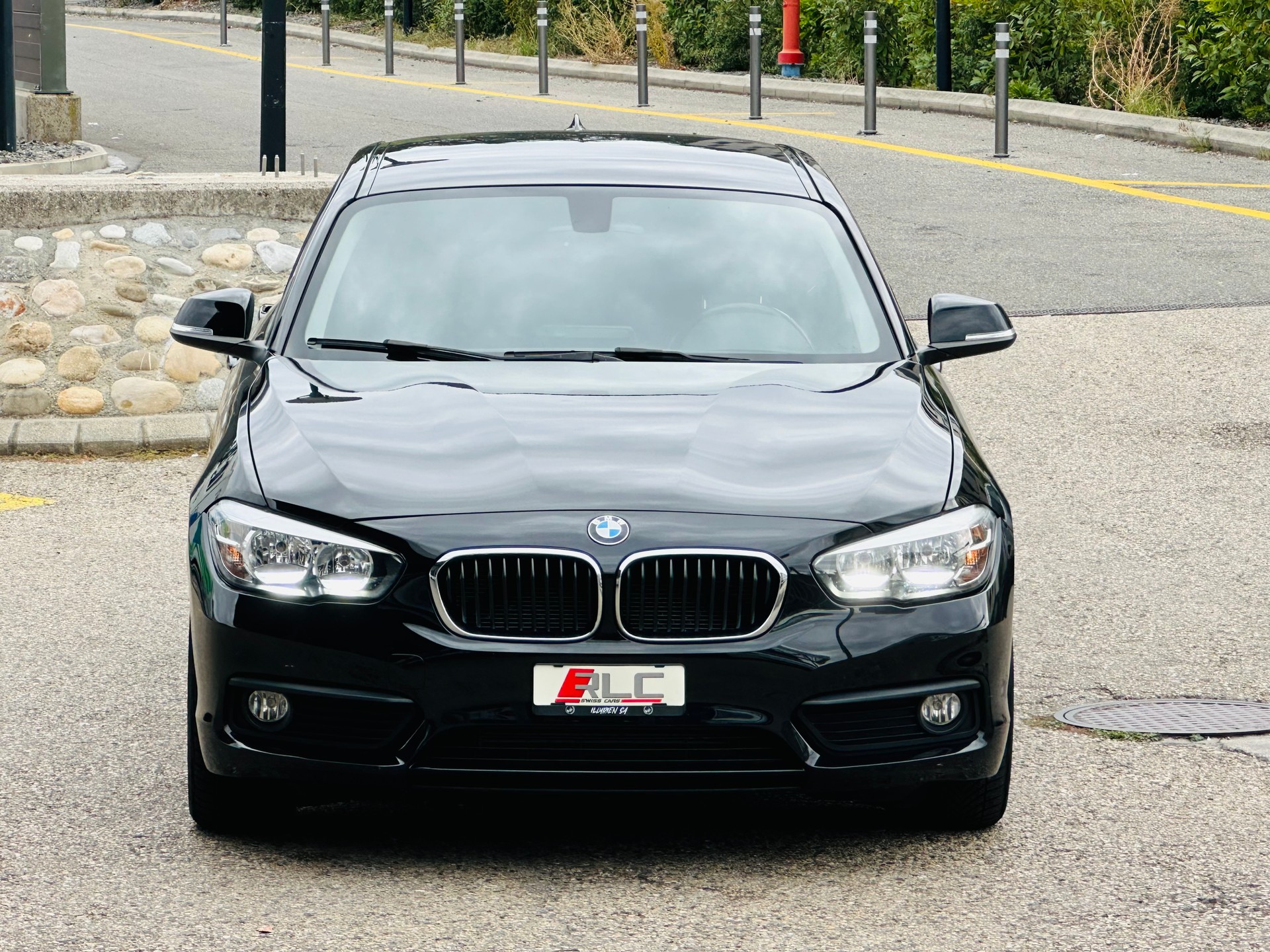 BMW 116i Business-showroom-element-3