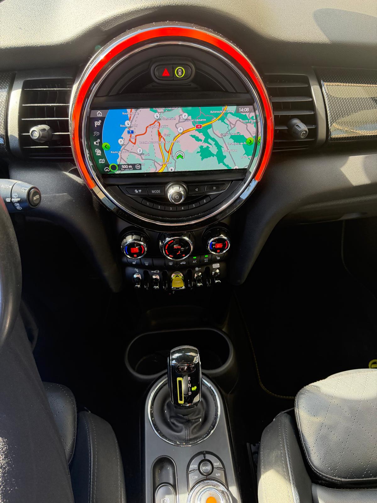 MINI Cooper SE-image-1