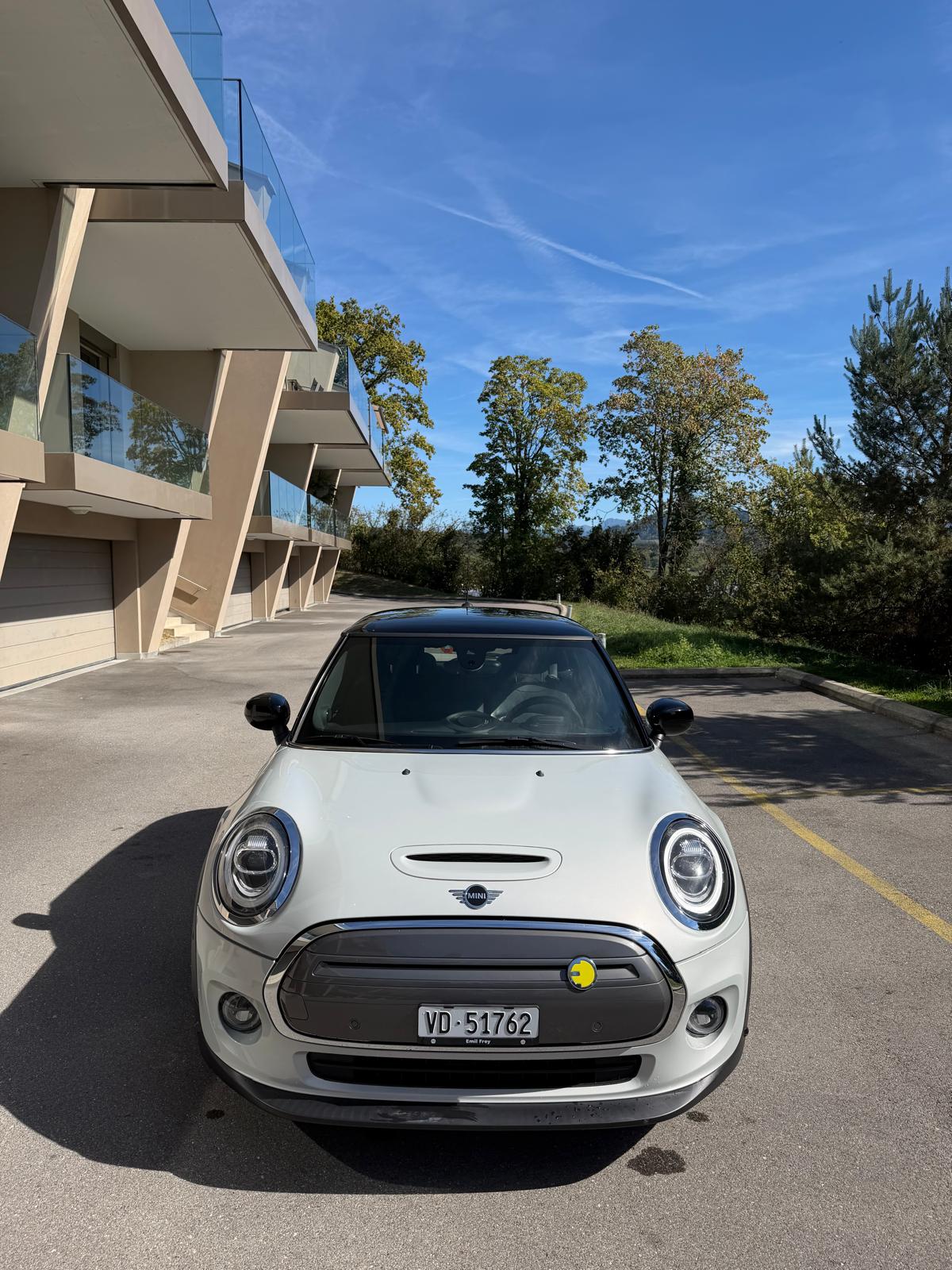 MINI Cooper SE-image-4
