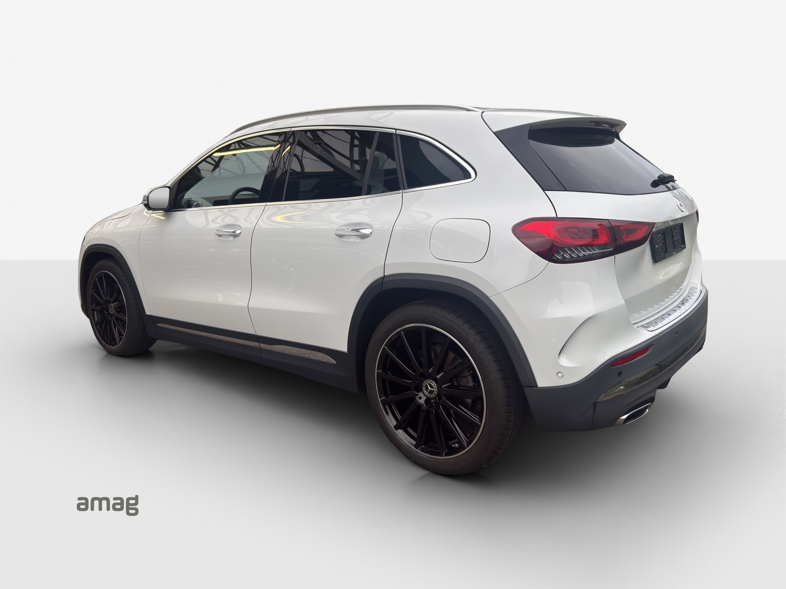 MERCEDES-BENZ GLA 250 4Matic AMG Line 8G-DCT-showroom-element-2