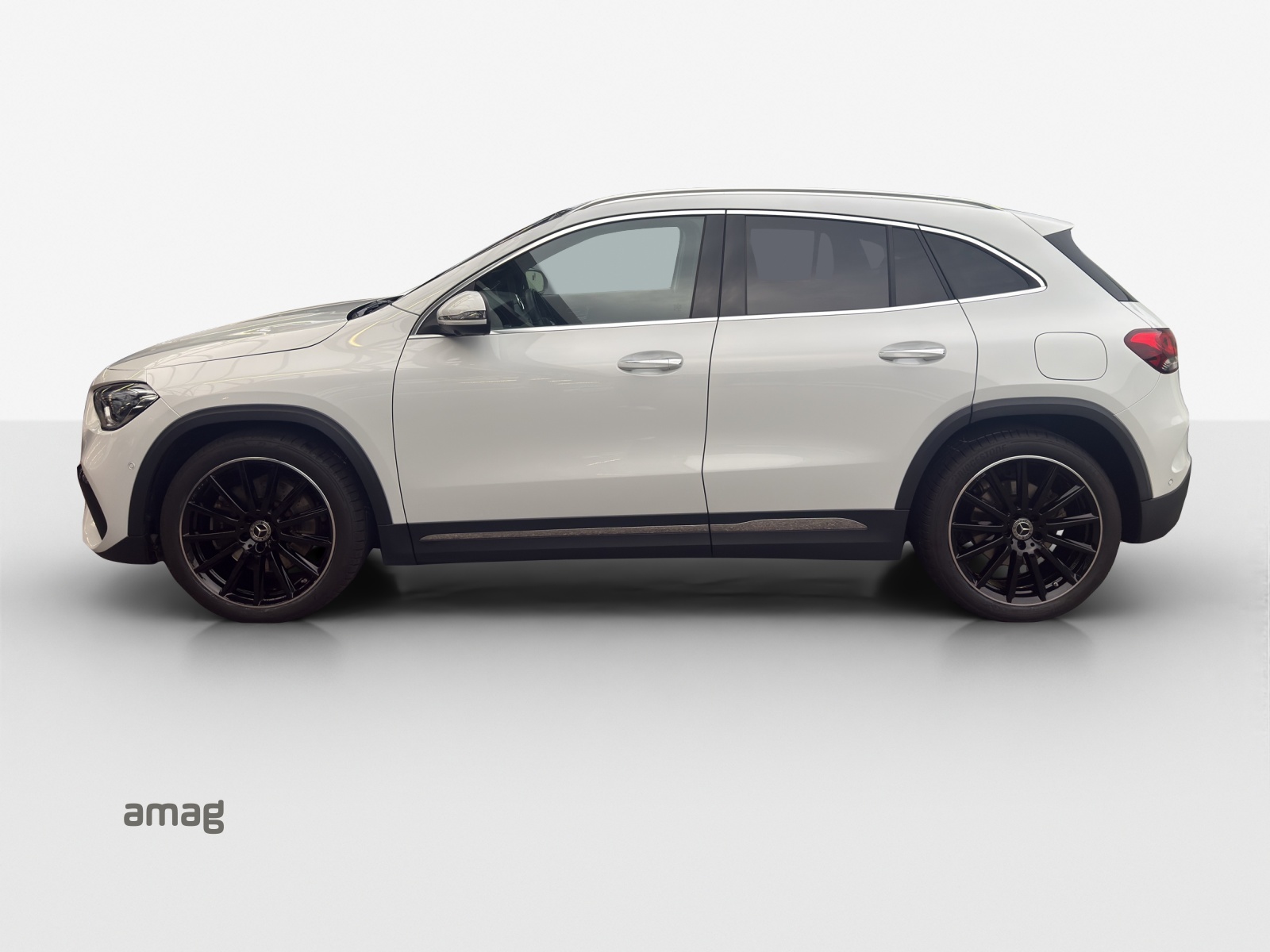 MERCEDES-BENZ GLA 250 4Matic AMG Line 8G-DCT-showroom-element-1
