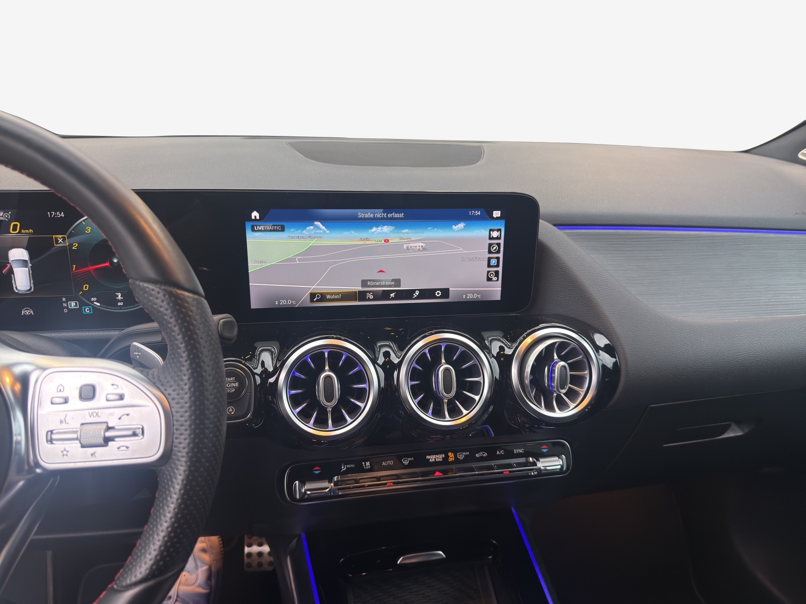 MERCEDES-BENZ GLA 250 4Matic AMG Line 8G-DCT-image-10