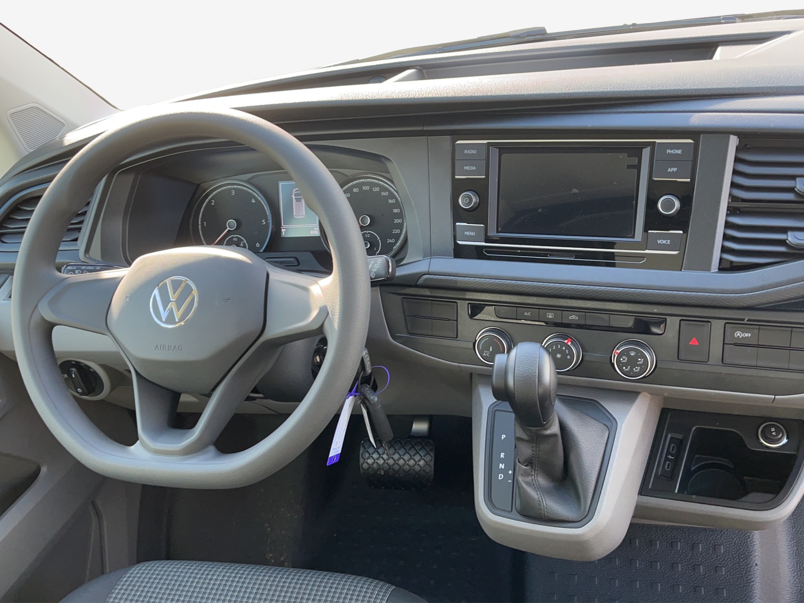 VW T6.1 2.0 TDI DSG-image-4