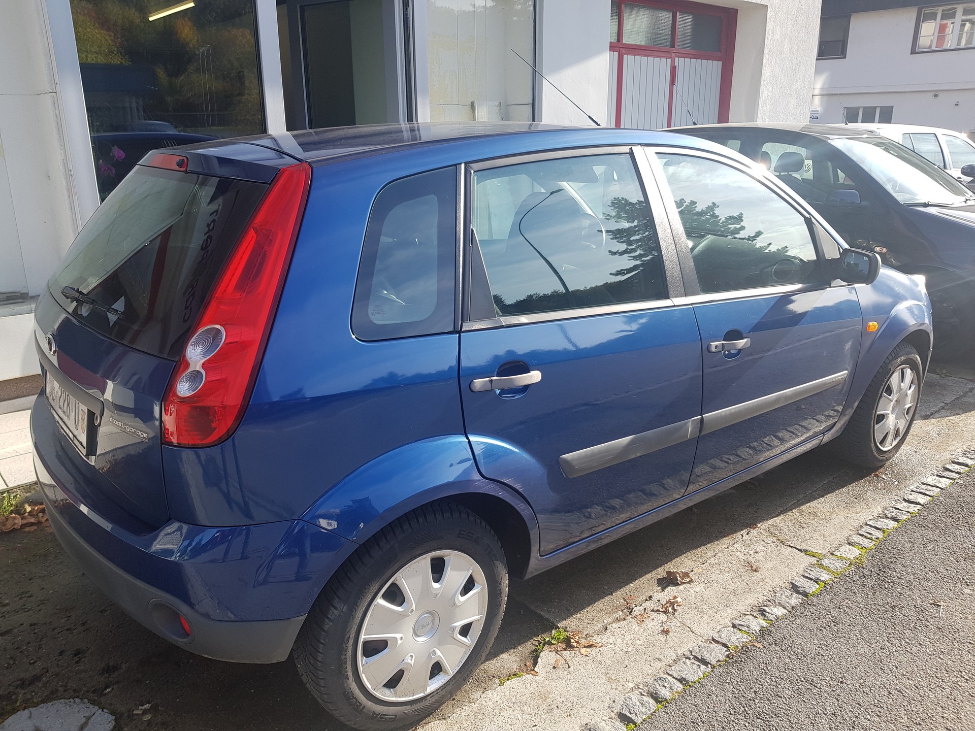 FORD Fiesta 1.25 16V Ambiente-image-2