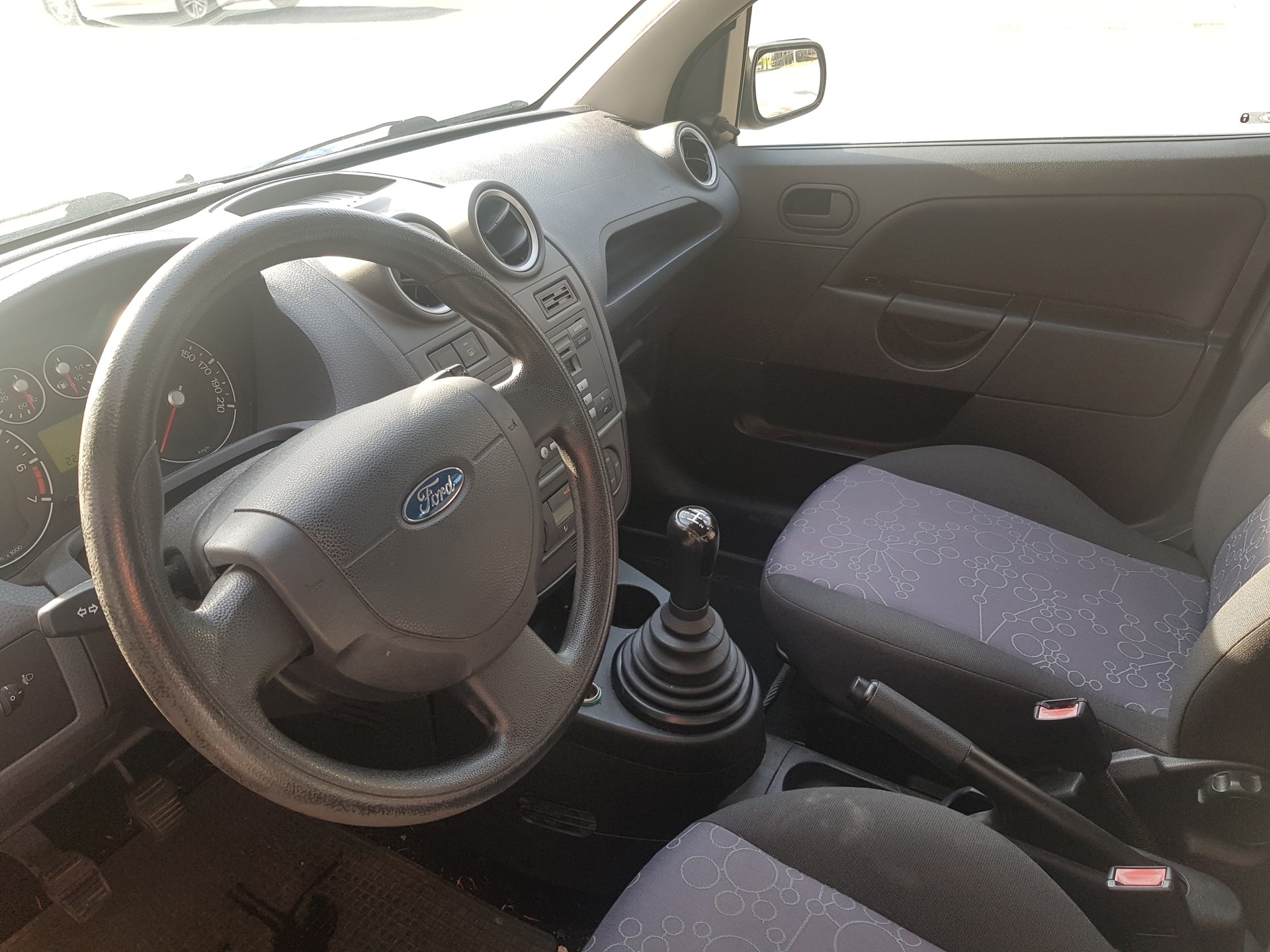 FORD Fiesta 1.25 16V Ambiente-image-4