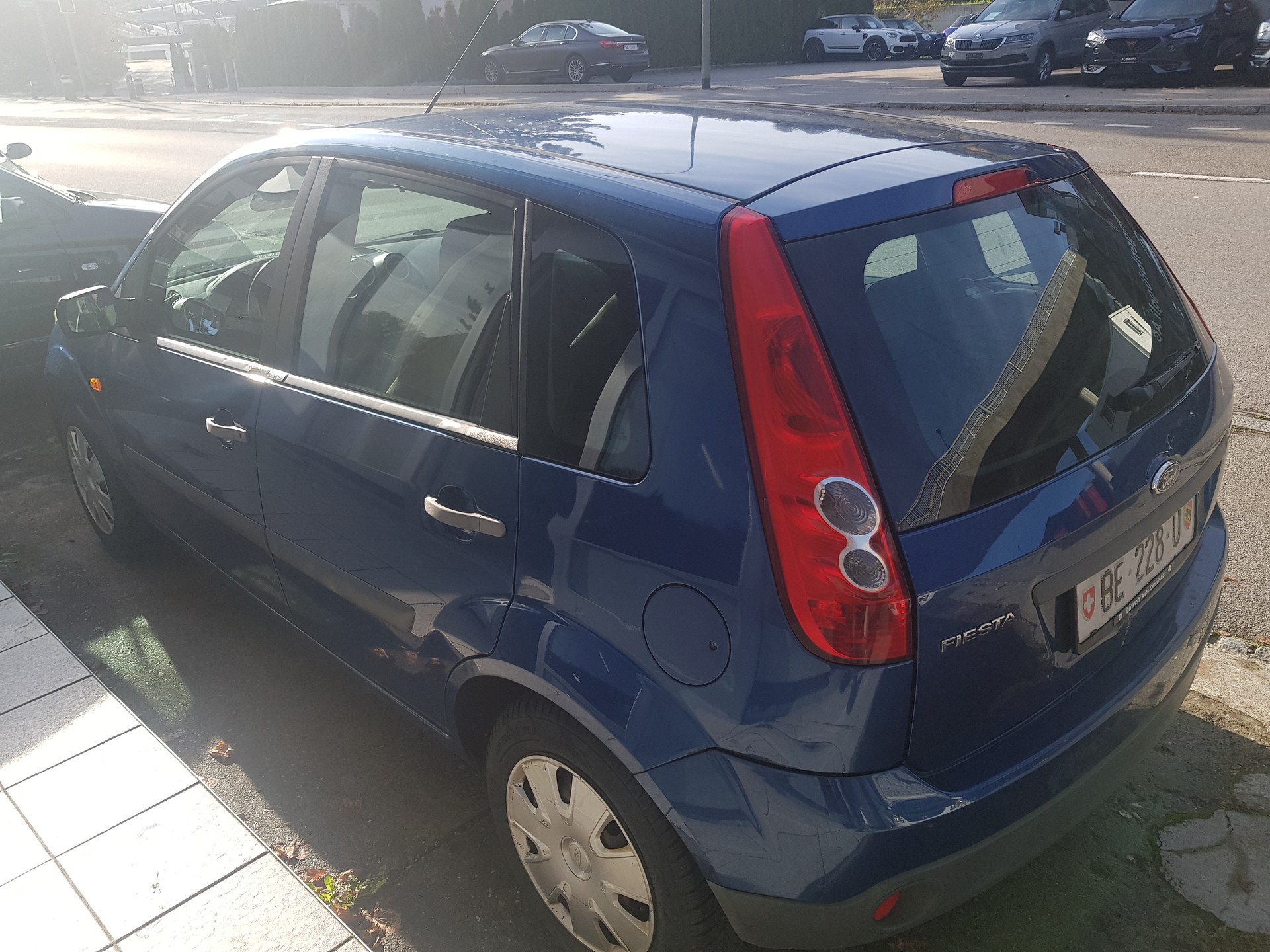FORD Fiesta 1.25 16V Ambiente-image-3
