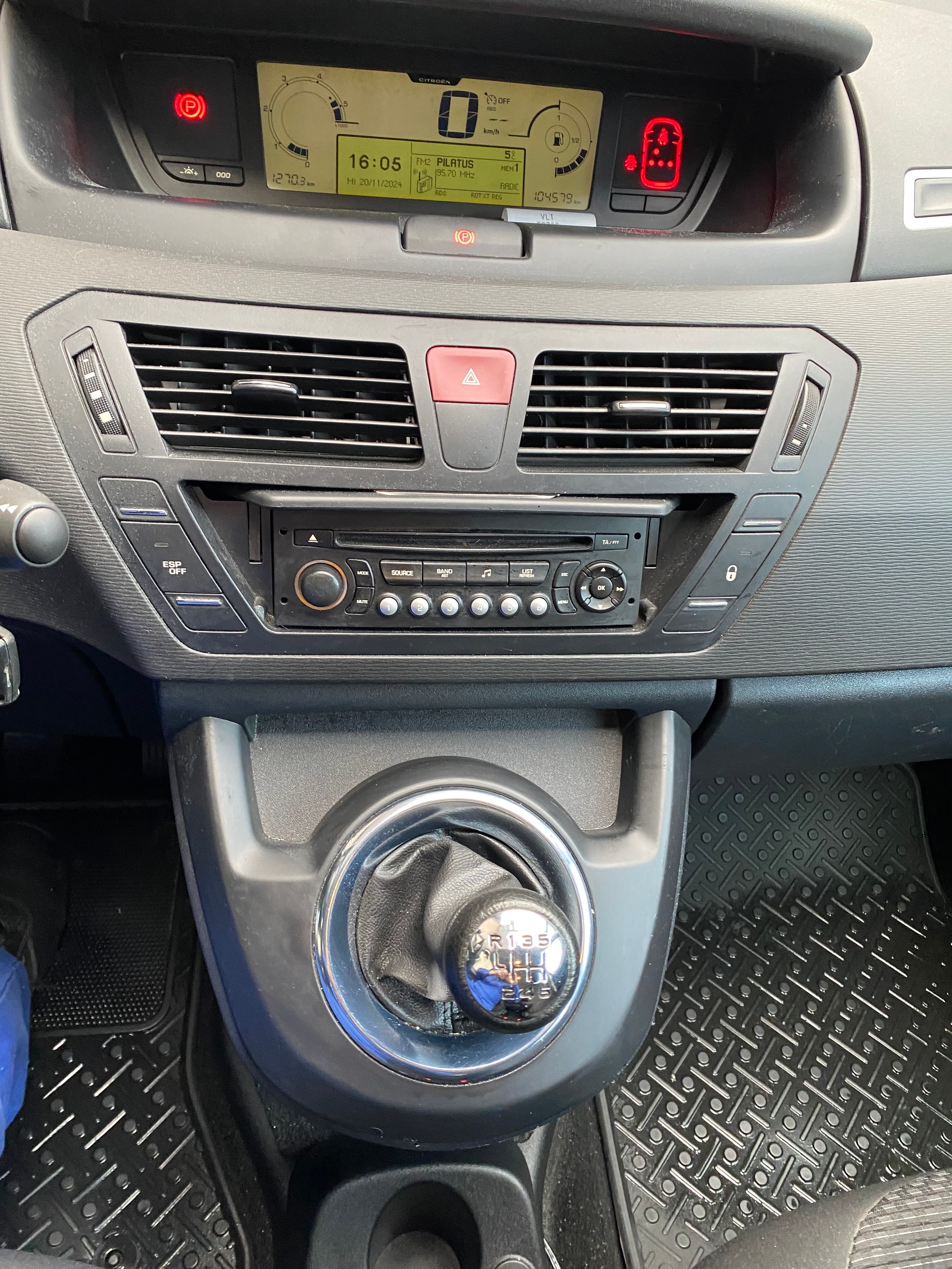 CITROEN C4 Grand Picasso 1.6 HDI 16V Swiss Style-image-3