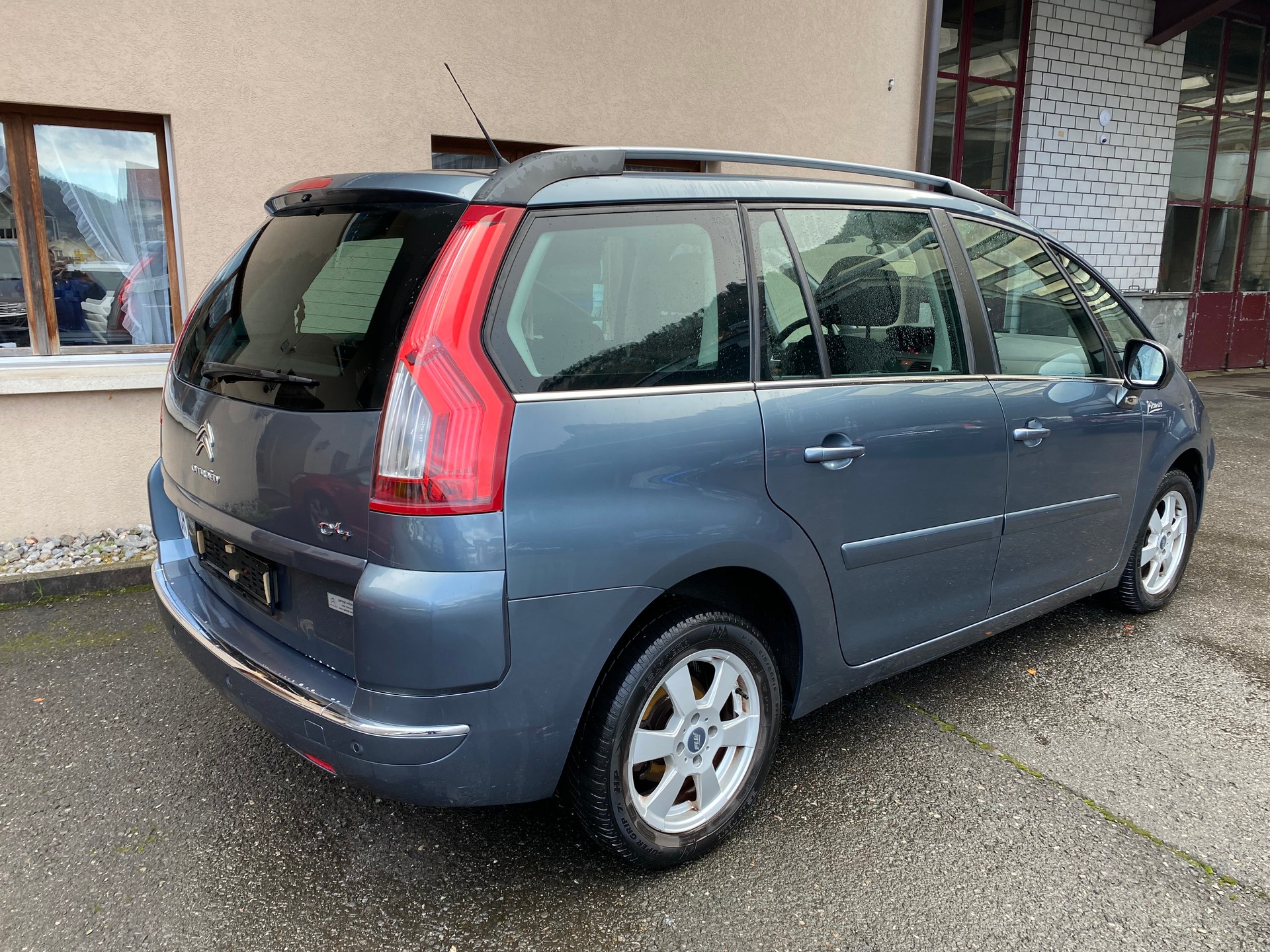 CITROEN C4 Grand Picasso 1.6 HDI 16V Swiss Style-image-12