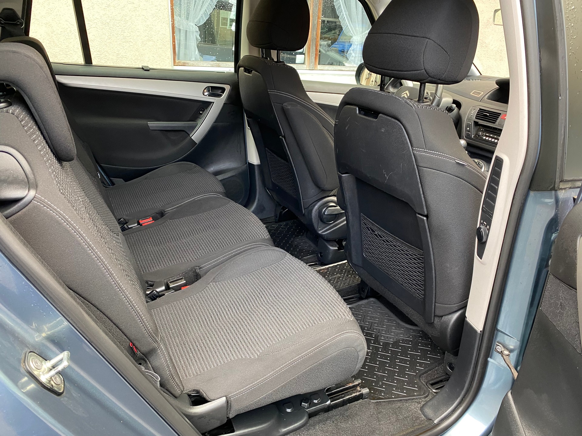 CITROEN C4 Grand Picasso 1.6 HDI 16V Swiss Style-image-6