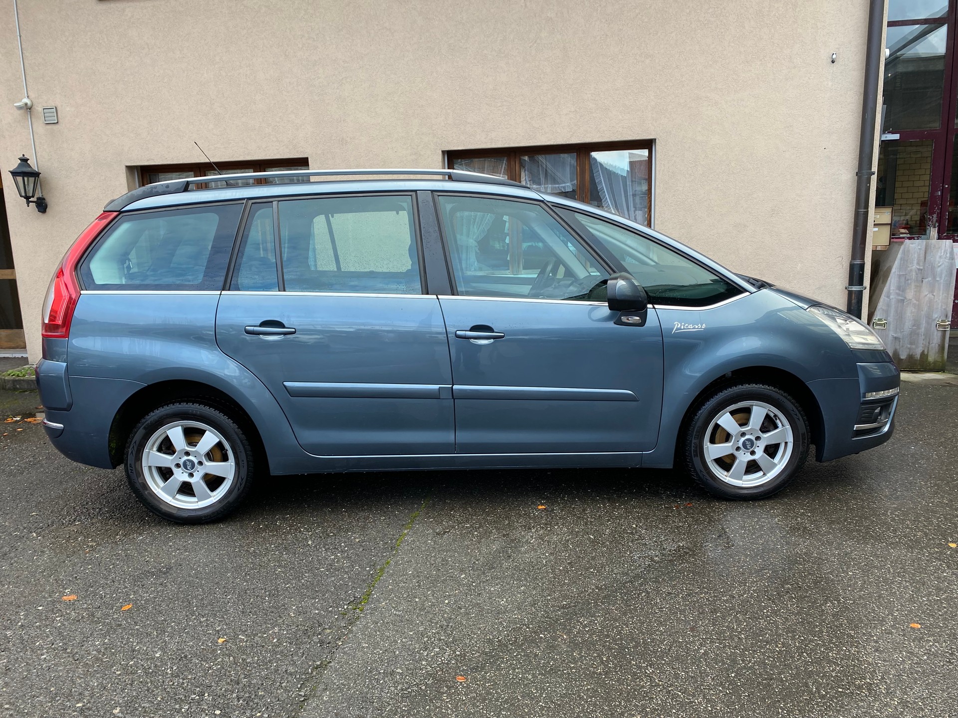 CITROEN C4 Grand Picasso 1.6 HDI 16V Swiss Style-image-11