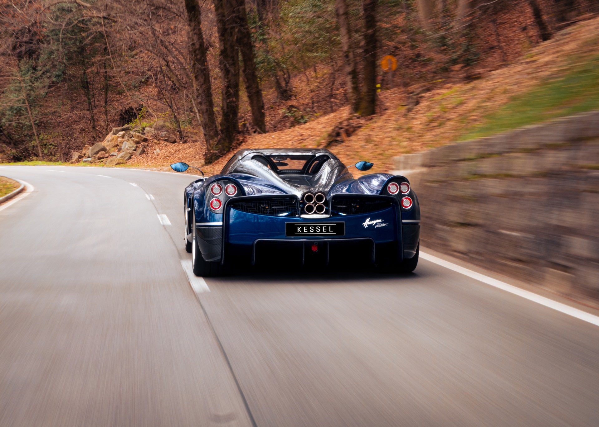 PAGANI Huayra Roadster-image-2