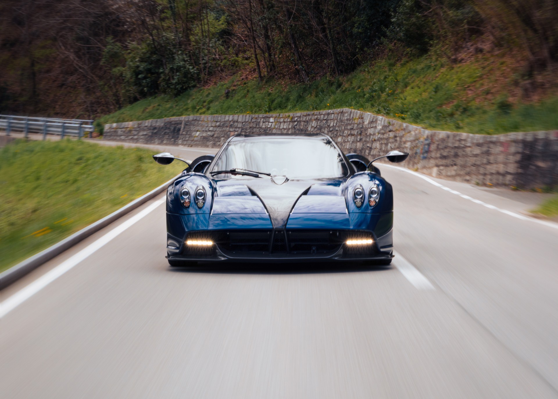 PAGANI Huayra Roadster-image-1