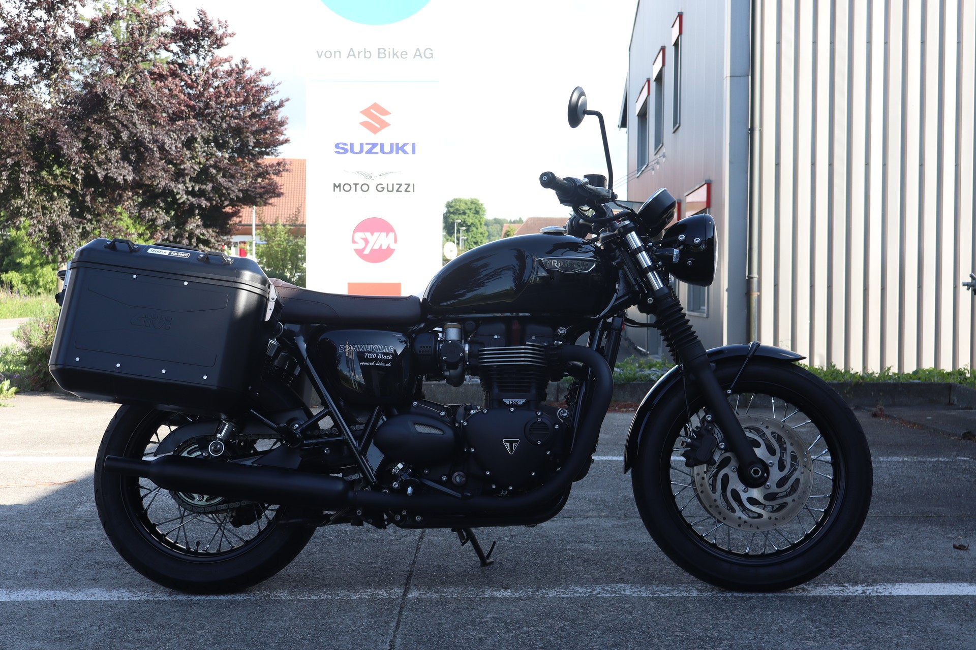 TRIUMPH Bonneville T120 Black ABS / TCS-image-0