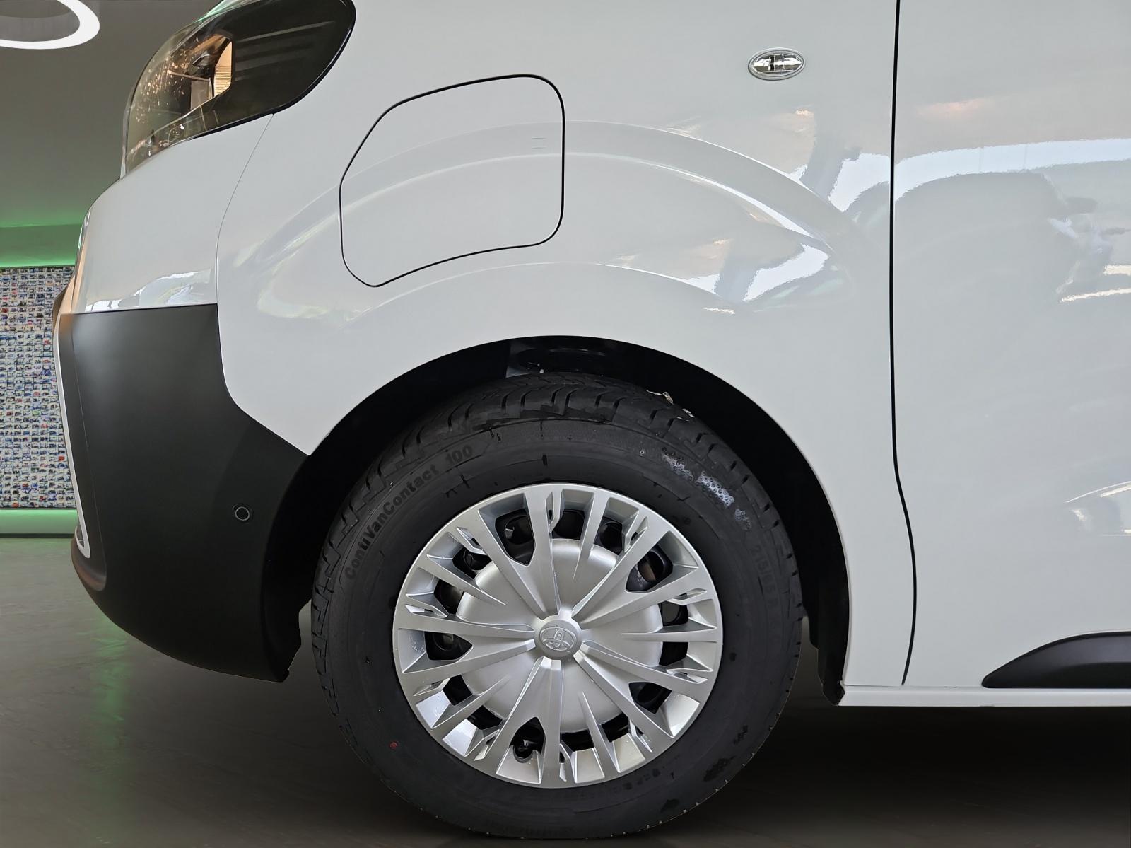 TOYOTA PROACE Van L1 75KWh Advanced-image-5