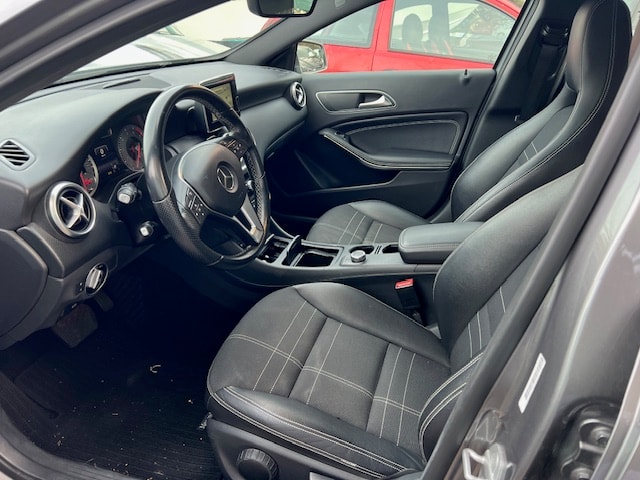 MERCEDES-BENZ A 200-image-4