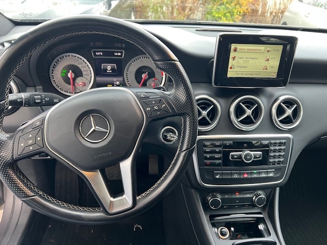 MERCEDES-BENZ A 200-image-1