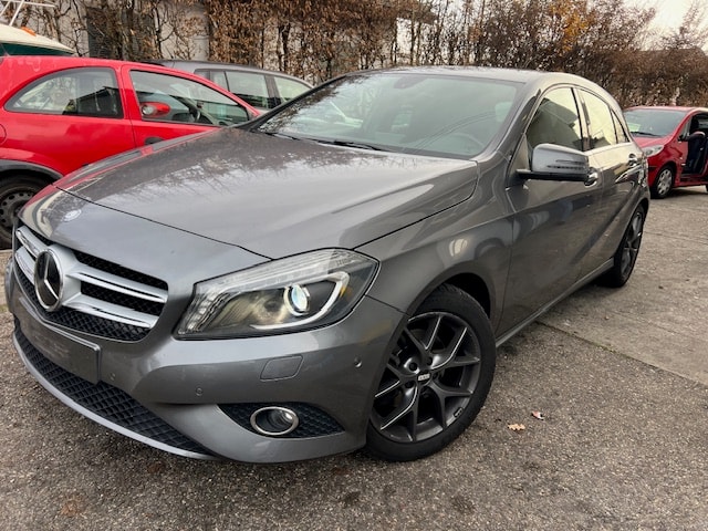 MERCEDES-BENZ A 200-image-2