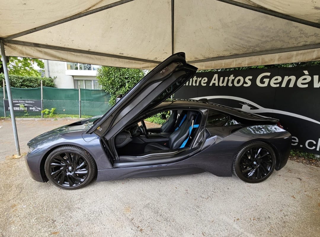 BMW i8 Coupé-image-5