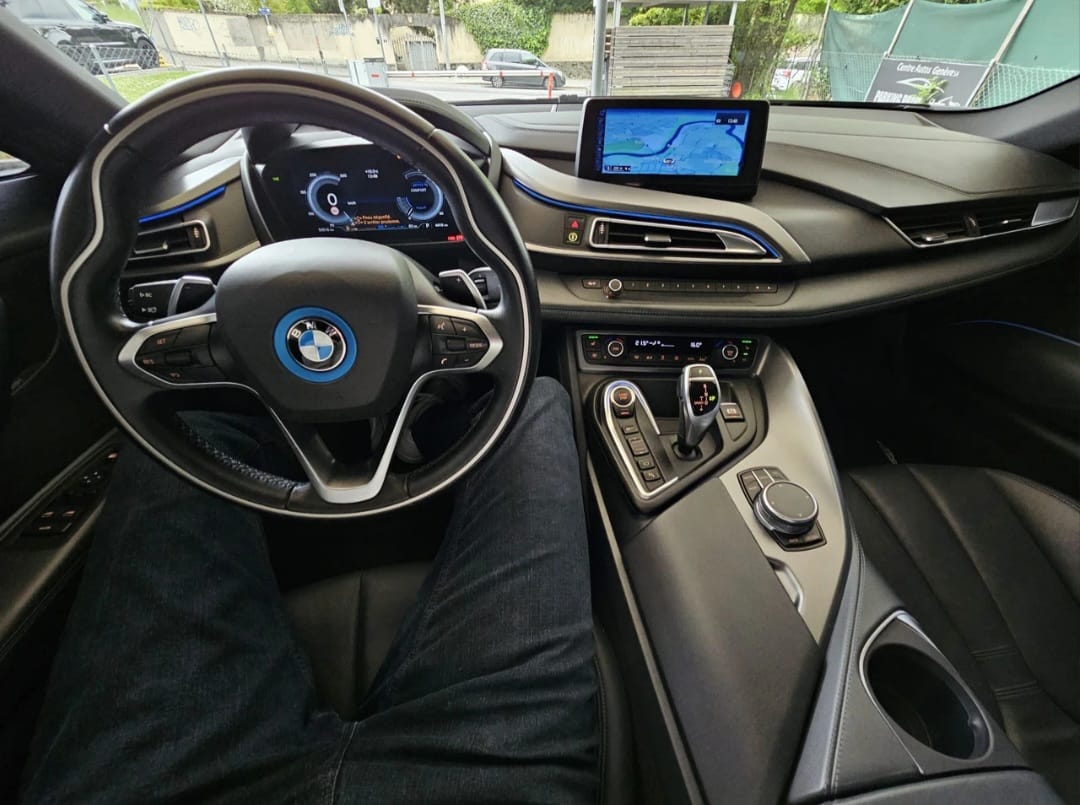 BMW i8 Coupé-image-11
