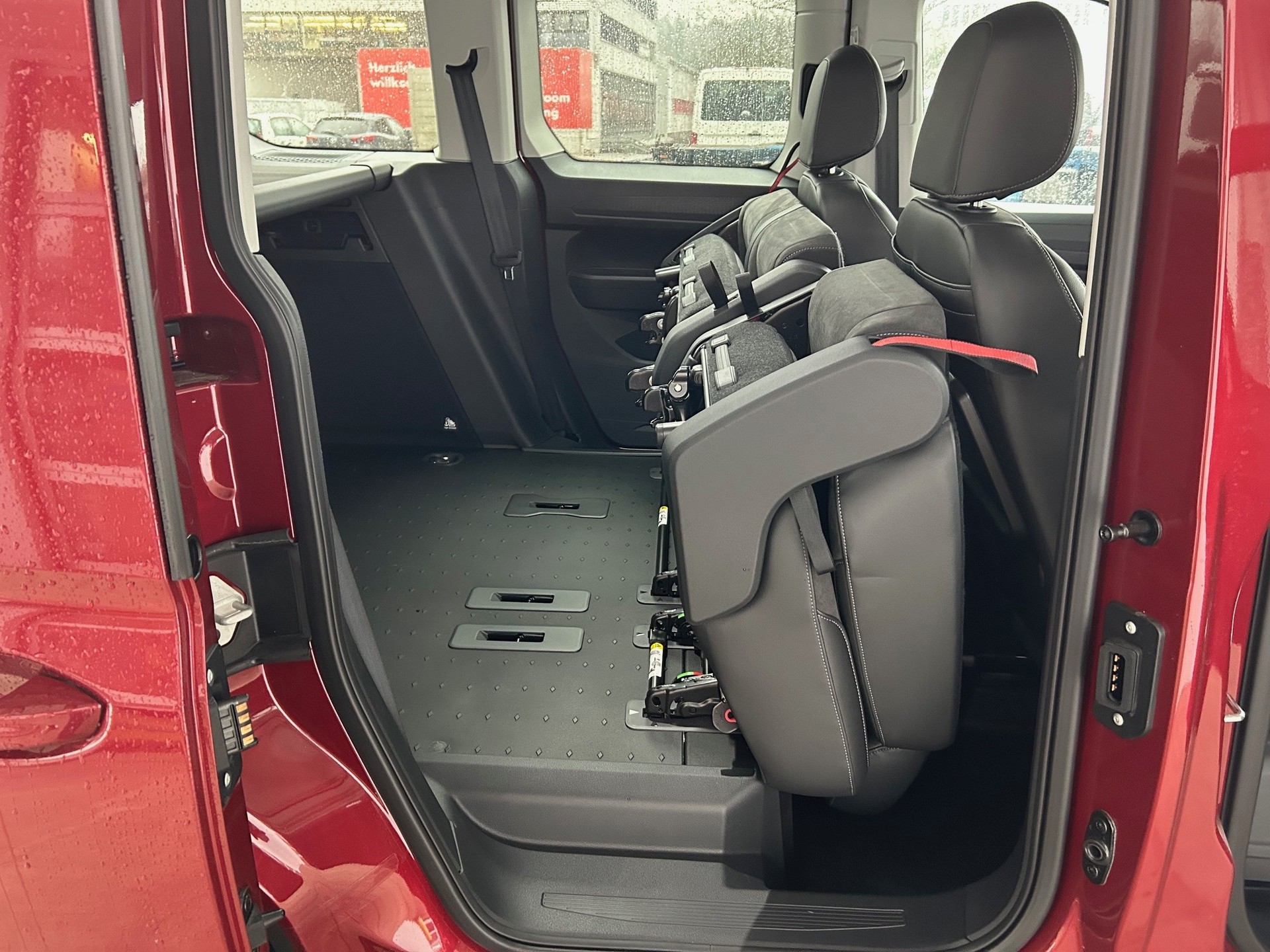 VW Caddy 1.5 TSI Life DSG-image-10