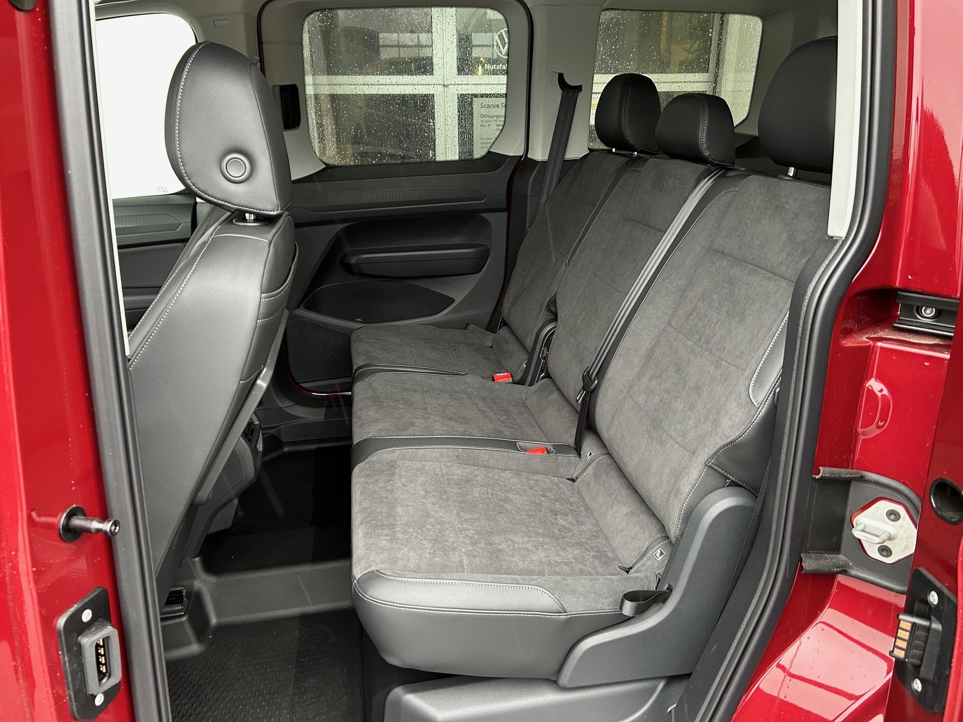 VW Caddy 1.5 TSI Life DSG-image-4