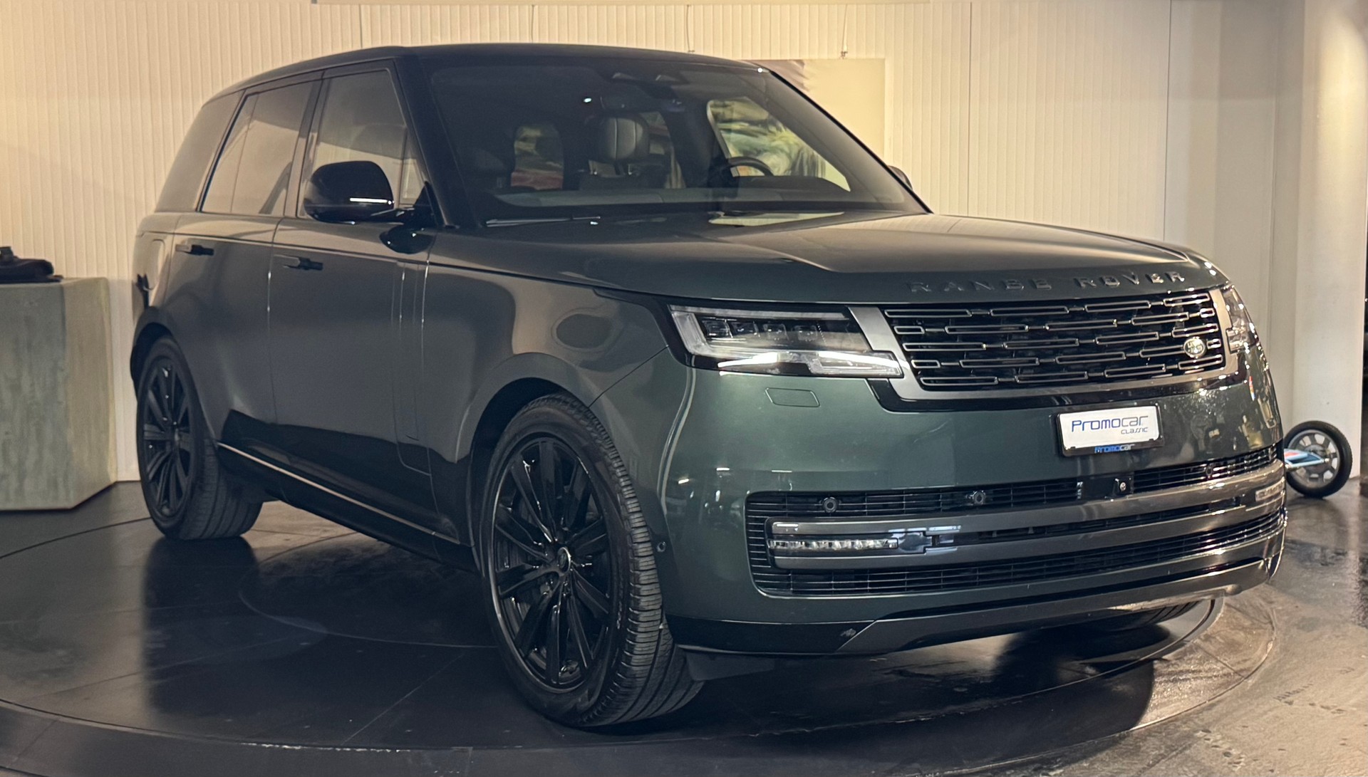 LAND ROVER Range Rover D300 3.0D I6 MHEV SE Automatic-image-6
