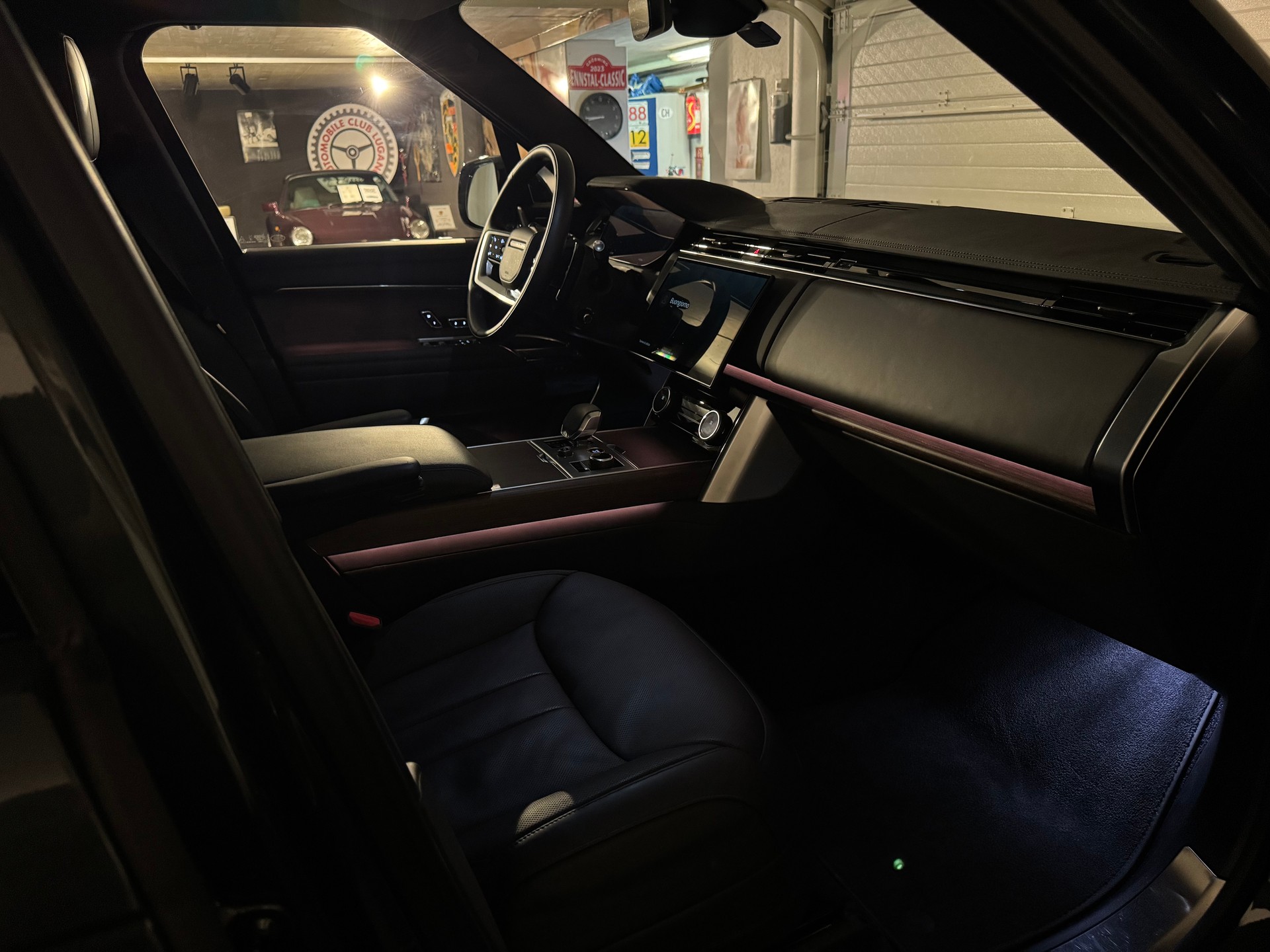 LAND ROVER Range Rover D300 3.0D I6 MHEV SE Automatic-image-13