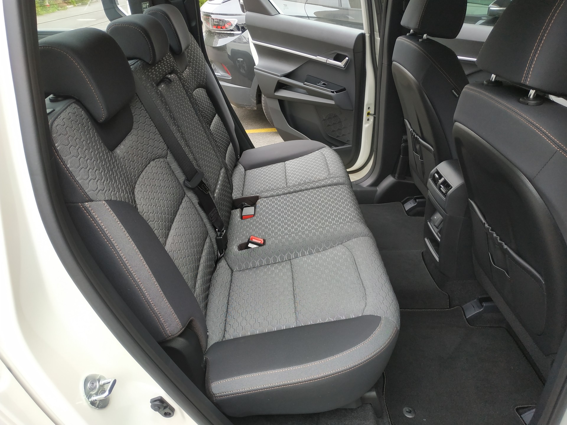 KGM-SsangYong Musso 80,6 kWh Bronze 4WD-image-19