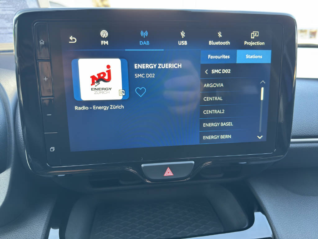 TOYOTA Yaris Cross 1.5 VVT-i HSD Comfort AWD-i-image-10