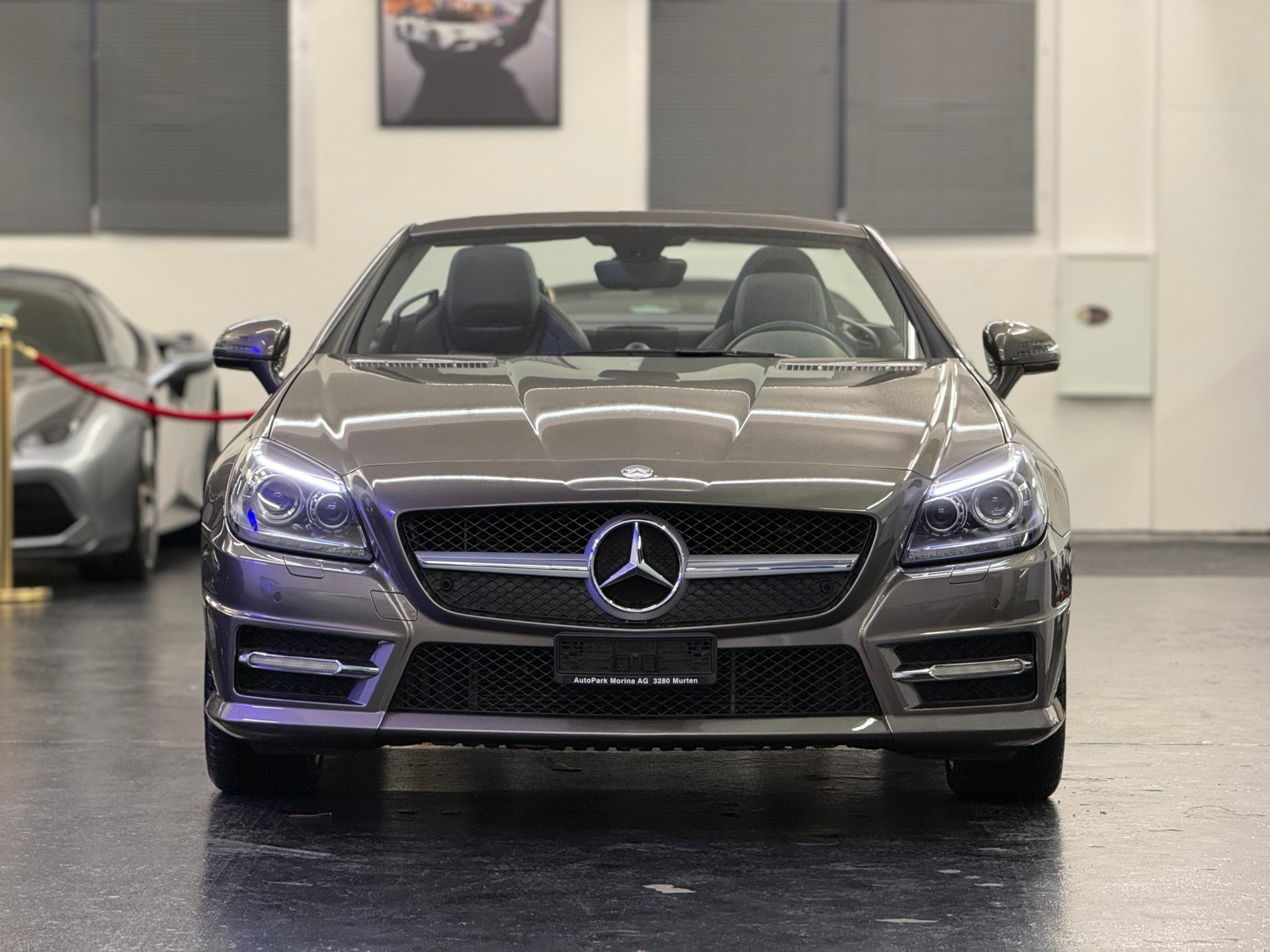 MERCEDES-BENZ SLK 350 7G-Tronic-showroom-element-2