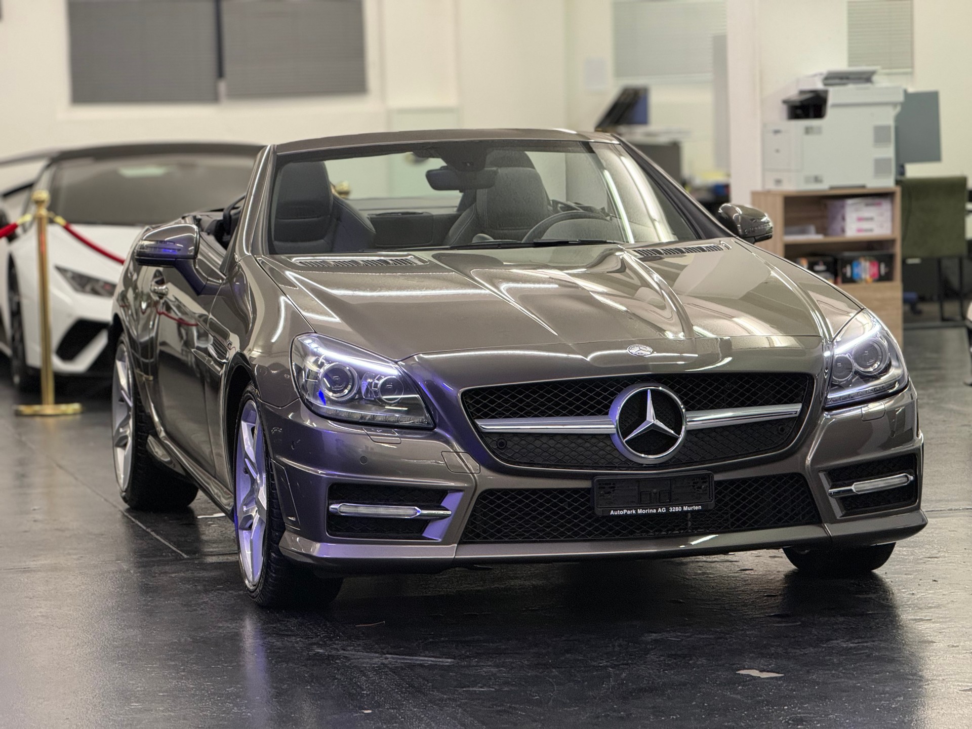 MERCEDES-BENZ SLK 350 7G-Tronic-showroom-element-3
