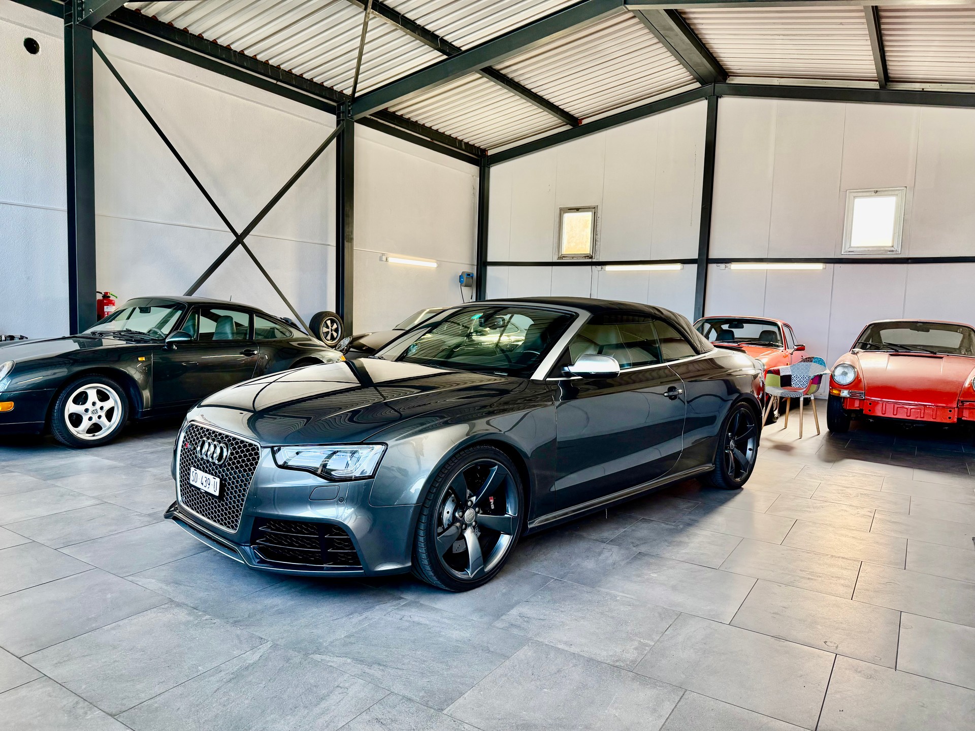 AUDI RS5 Cabrio 4.2 FSI Sport Quattro-image-2