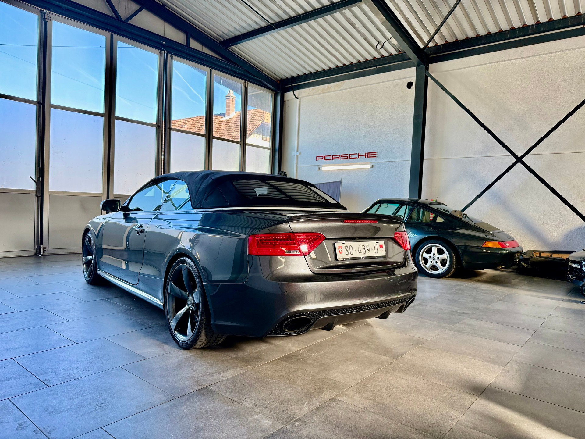 AUDI RS5 Cabrio 4.2 FSI Sport Quattro-image-1