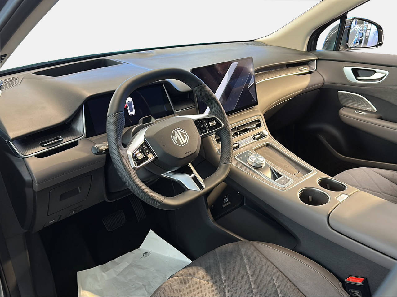 MG S6 EV 77 kWh Luxury 4WD-image-9