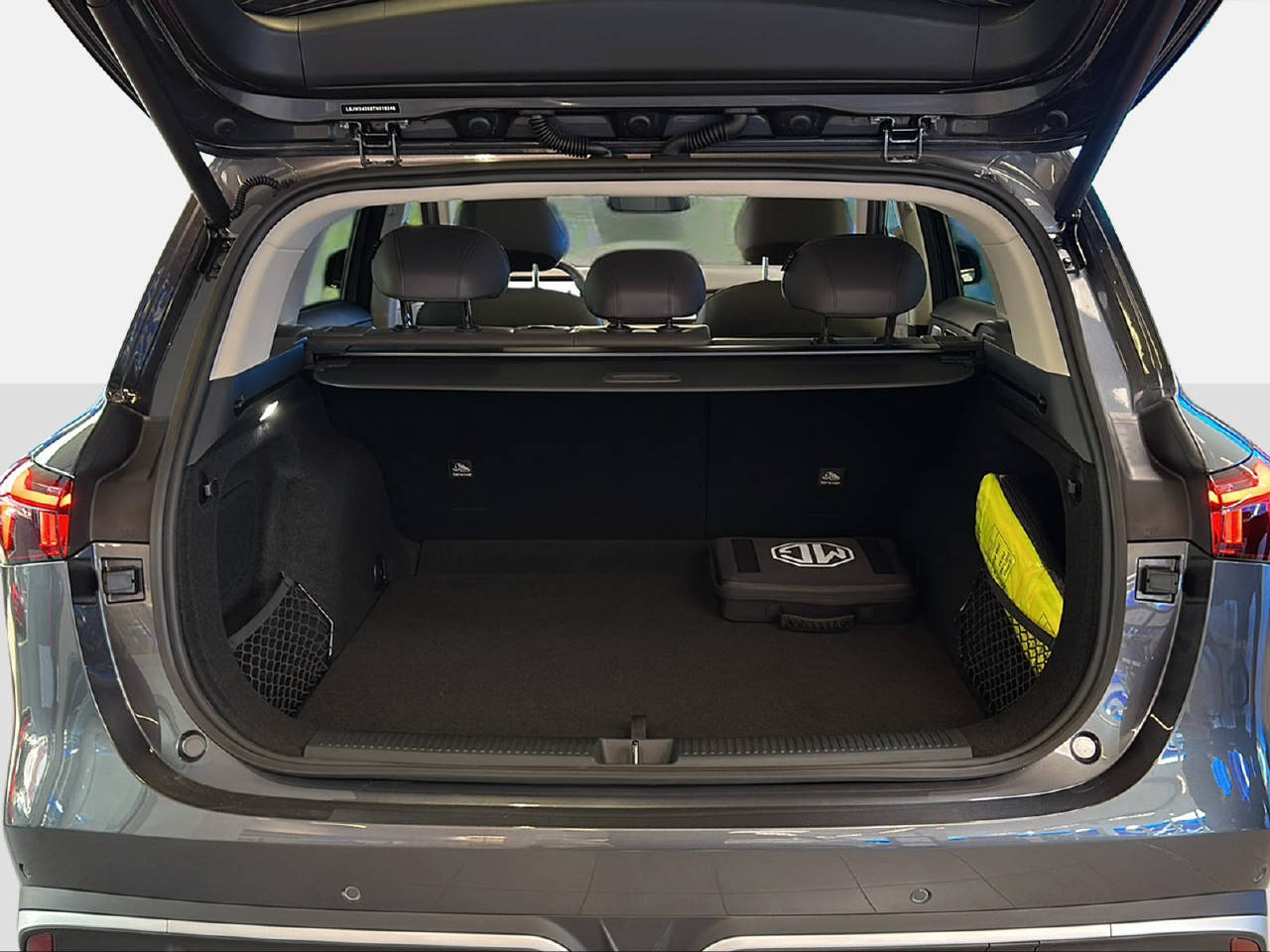 MG S6 EV 77 kWh Luxury 4WD-image-13