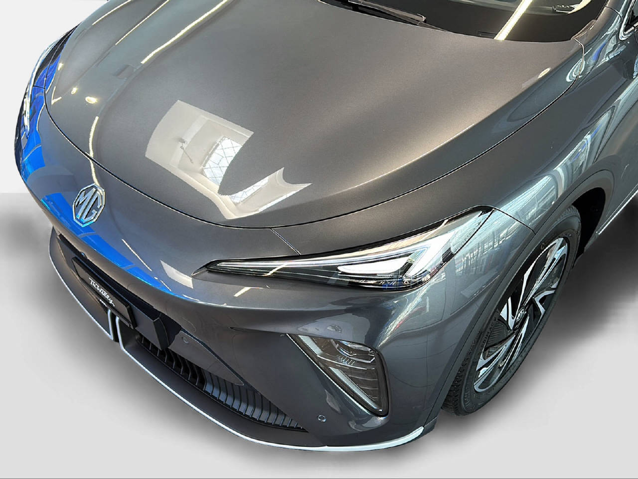 MG S6 EV 77 kWh Luxury 4WD-image-8