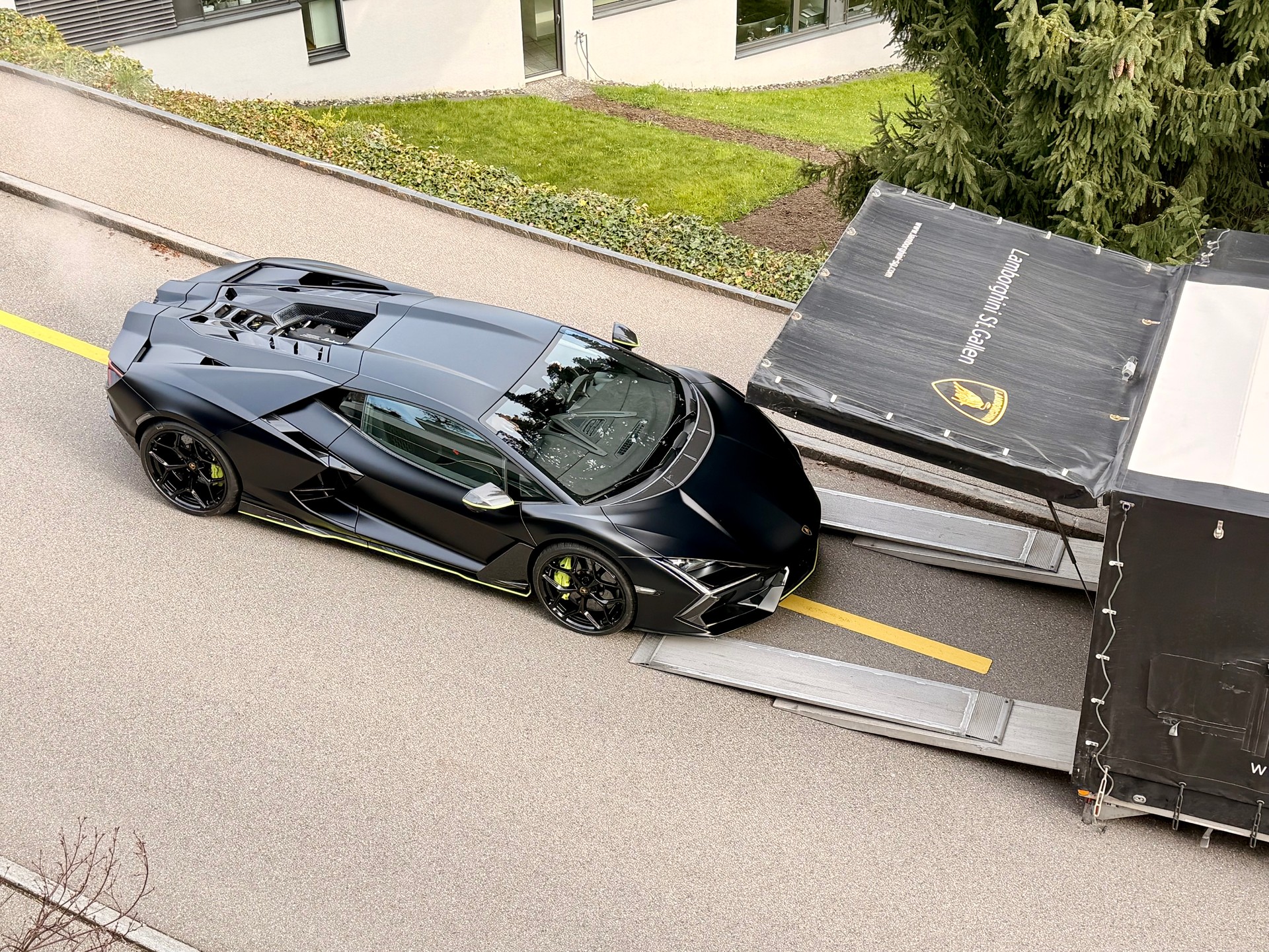 LAMBORGHINI /// REVUELTO 2025 /// AD PERSONAM /// FULL CARBON /// FULL OPTIONS-image-5