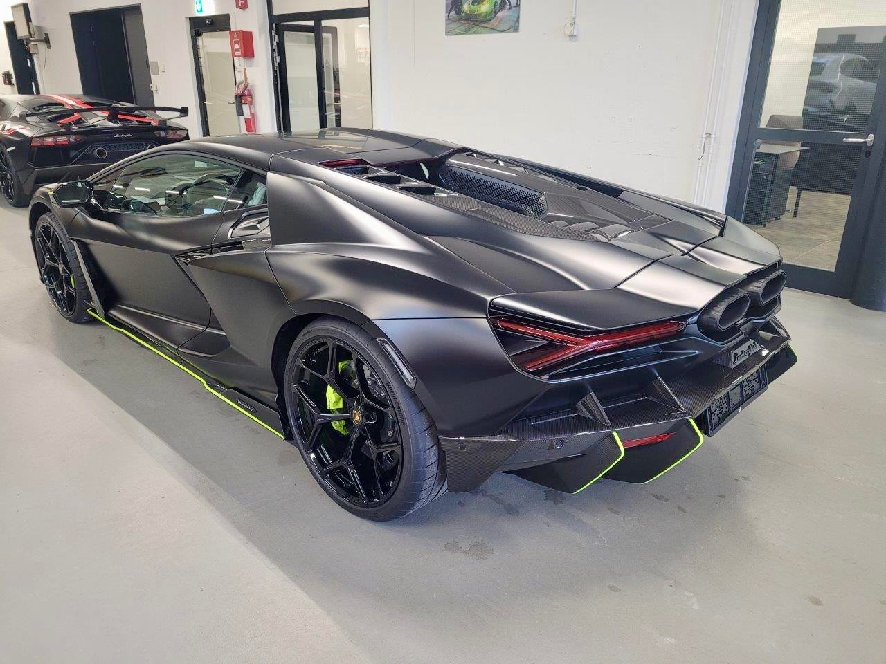 LAMBORGHINI /// REVUELTO 2025 /// AD PERSONAM /// FULL CARBON /// FULL OPTIONS-image-4