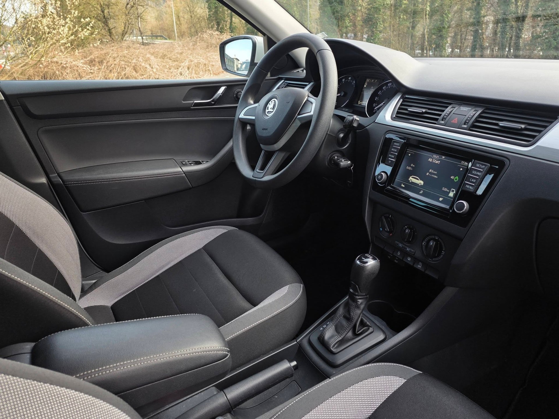 SKODA Rapid Spaceback 1.2 TSI Active DSG-image-12