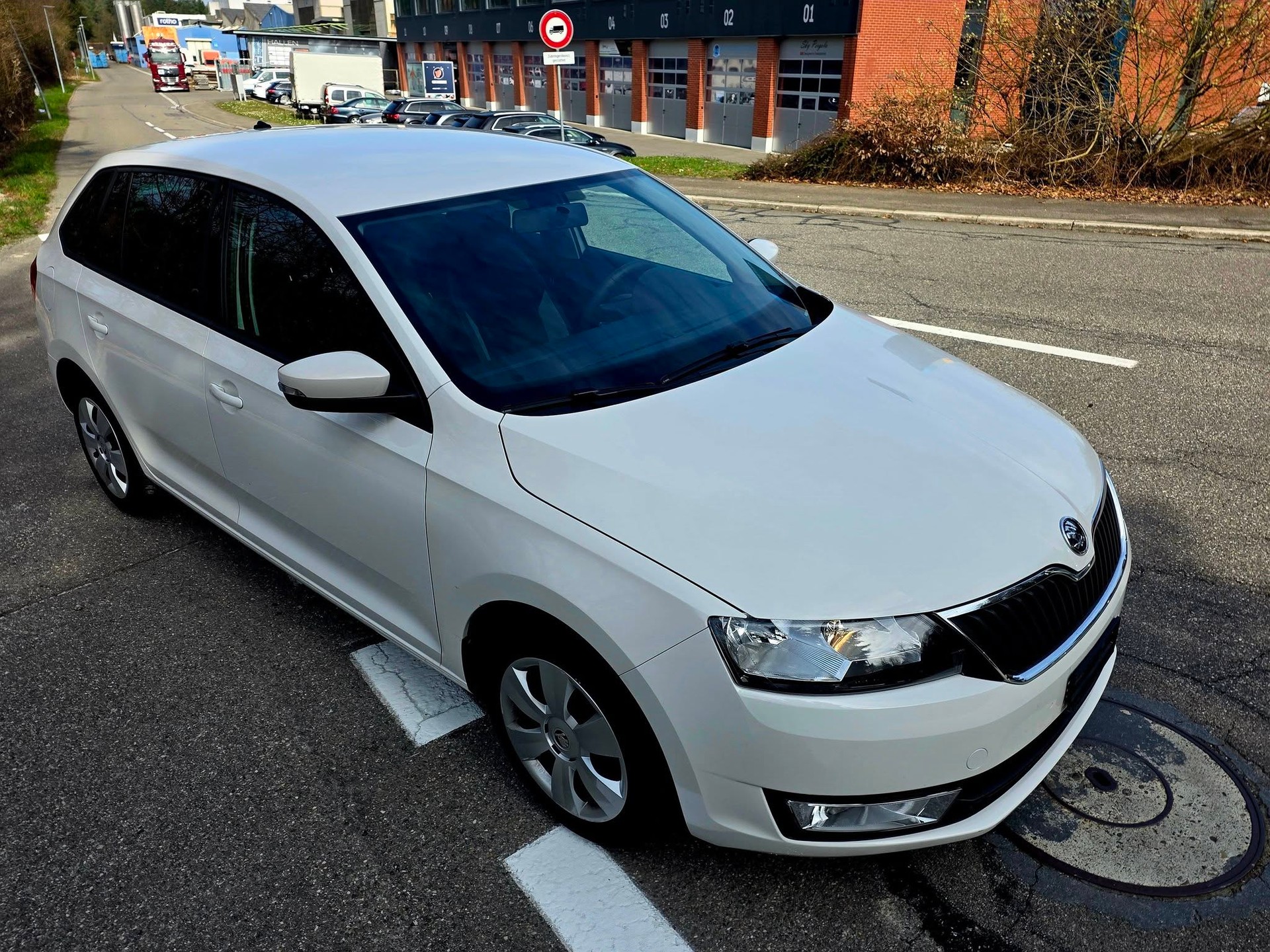SKODA Rapid Spaceback 1.2 TSI Active DSG-image-14