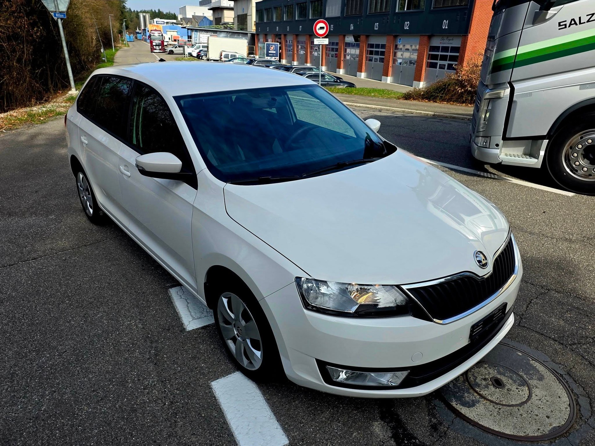SKODA Rapid Spaceback 1.2 TSI Active DSG-image-8