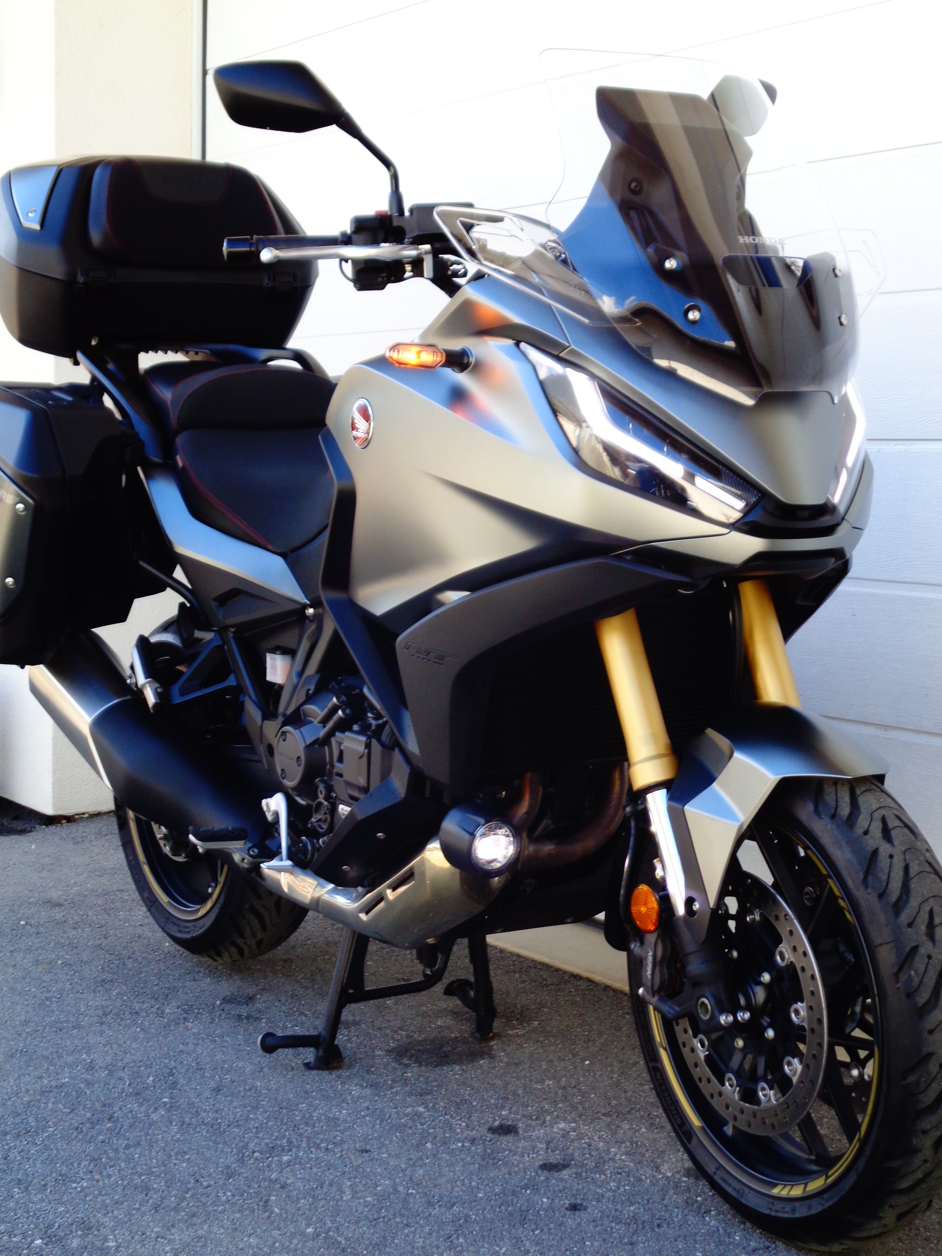 HONDA NT 1100 DCT-image-1