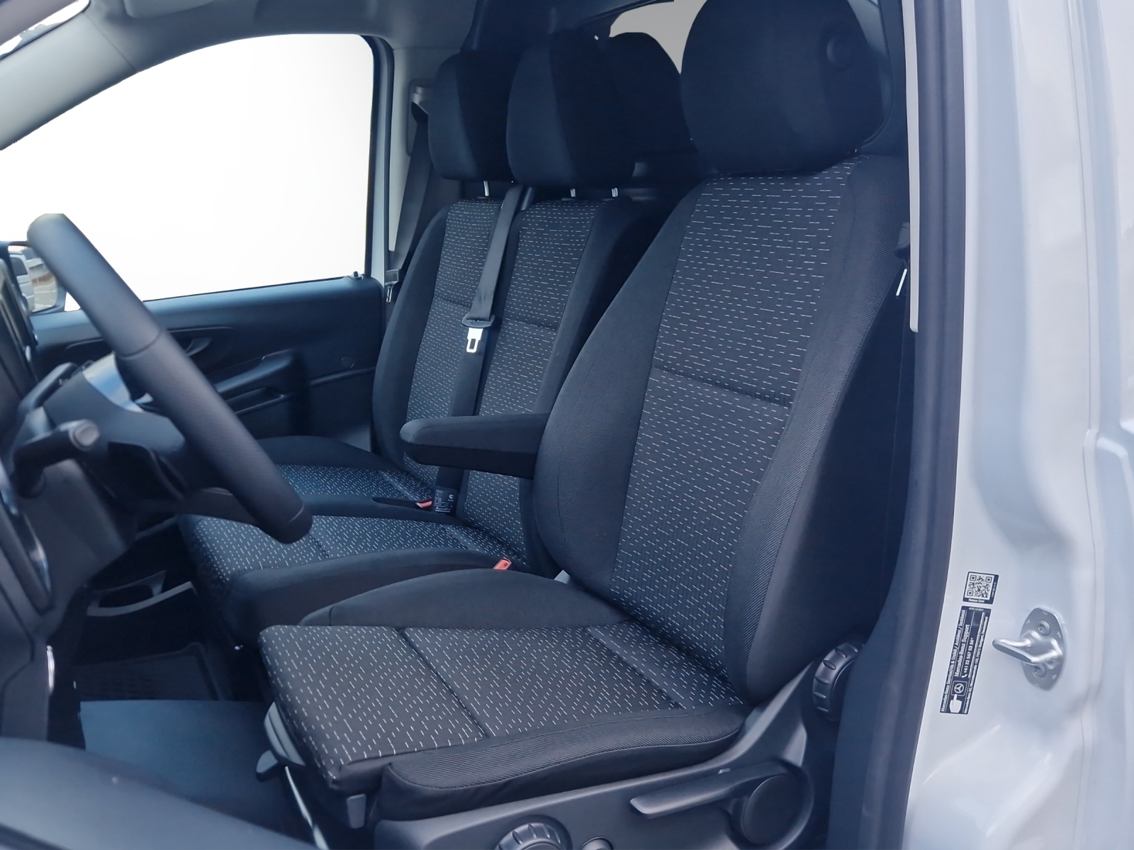 MERCEDES-BENZ Vito 114 CDI Lang WORKER 9G-Tronic 4M-image-5