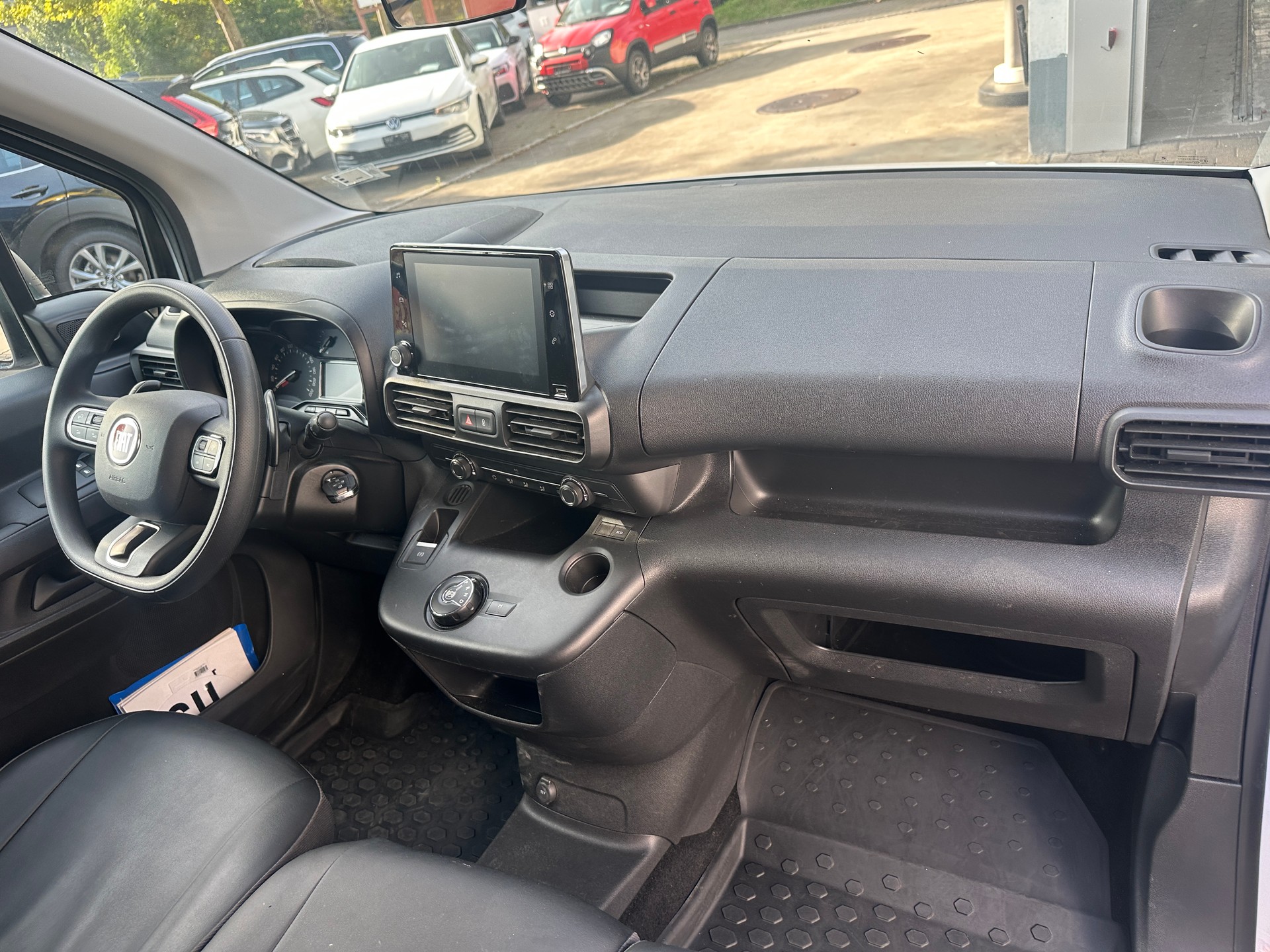 FIAT Doblo 1.5 BlueHDi L1 1000kg Swiss Plus A-image-22