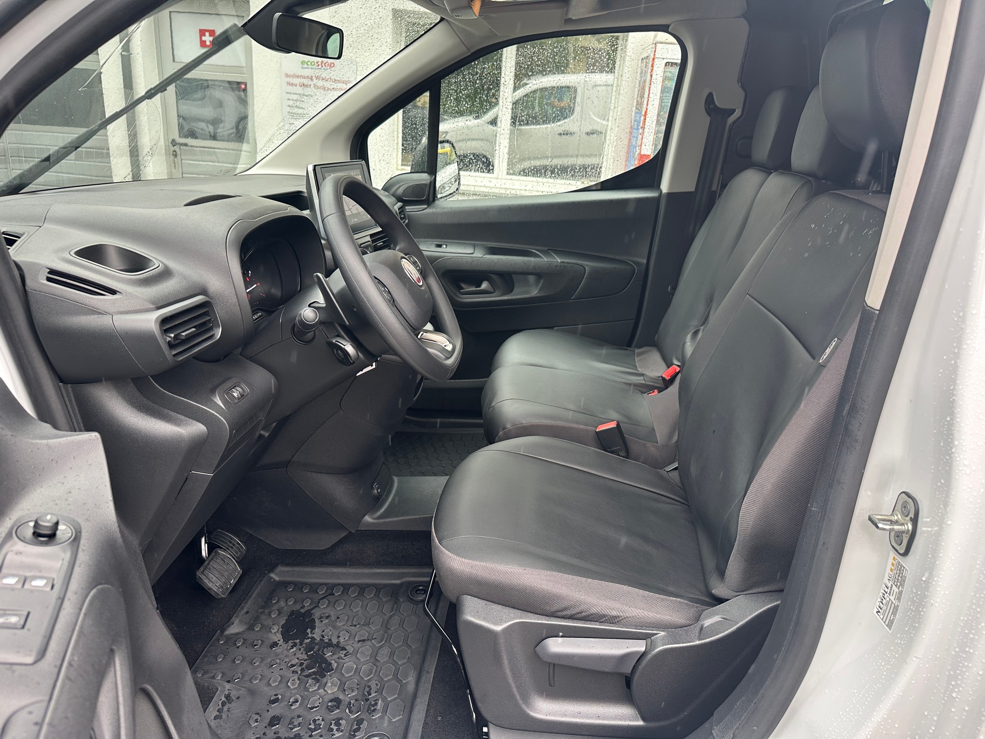 FIAT Doblo 1.5 BlueHDi L1 1000kg Swiss Plus A-image-8