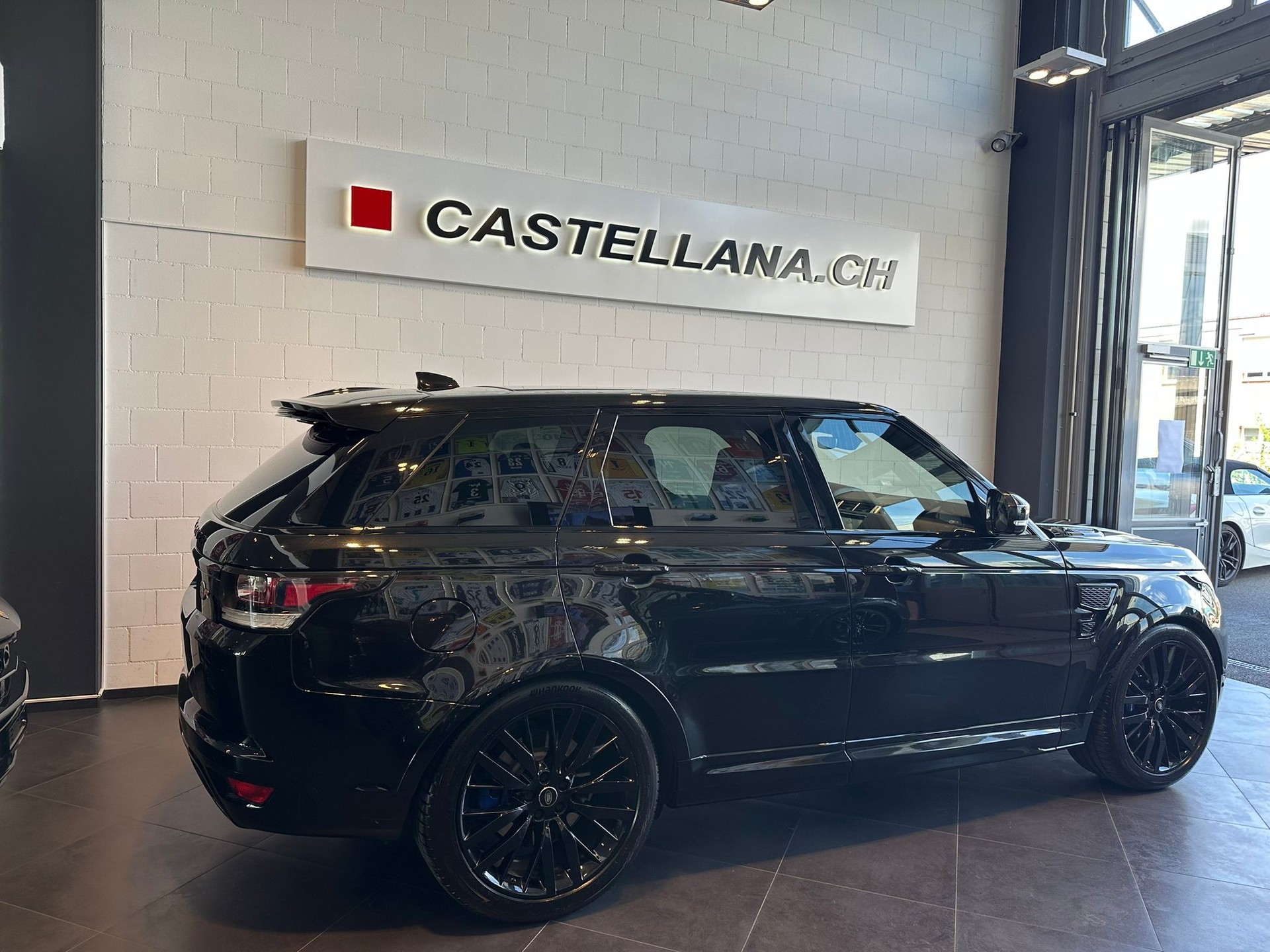 LAND ROVER Range Rover Sport 5.0 V8 SVR-showroom-element-2