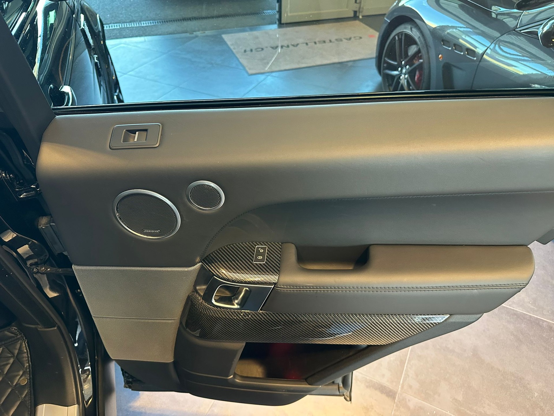 LAND ROVER Range Rover Sport 5.0 V8 SVR-image-22