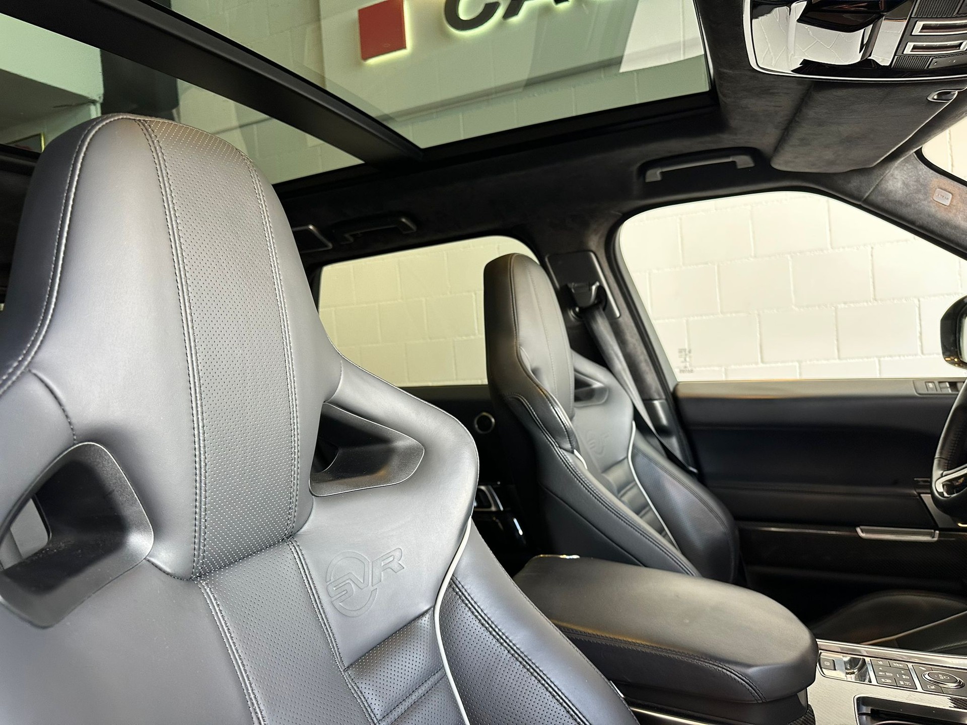 LAND ROVER Range Rover Sport 5.0 V8 SVR-image-8