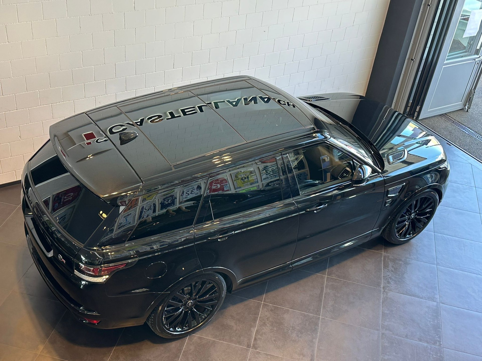 LAND ROVER Range Rover Sport 5.0 V8 SVR-image-4