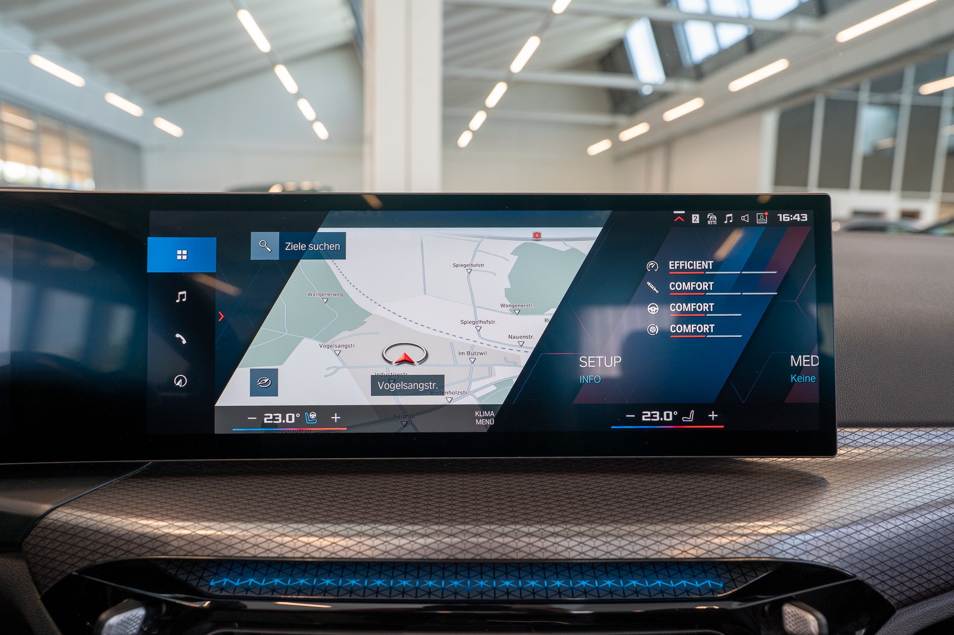 BMW M4 Competition xDrive Cabrio LCI / Head-Up Display / Harman Kardon / 360° Kamera-image-23